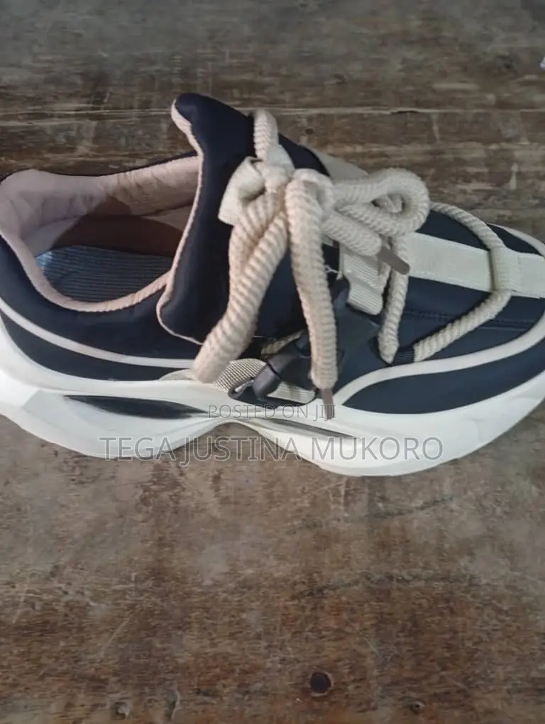 Latest Stylish Unisex Fashion Sneakers
