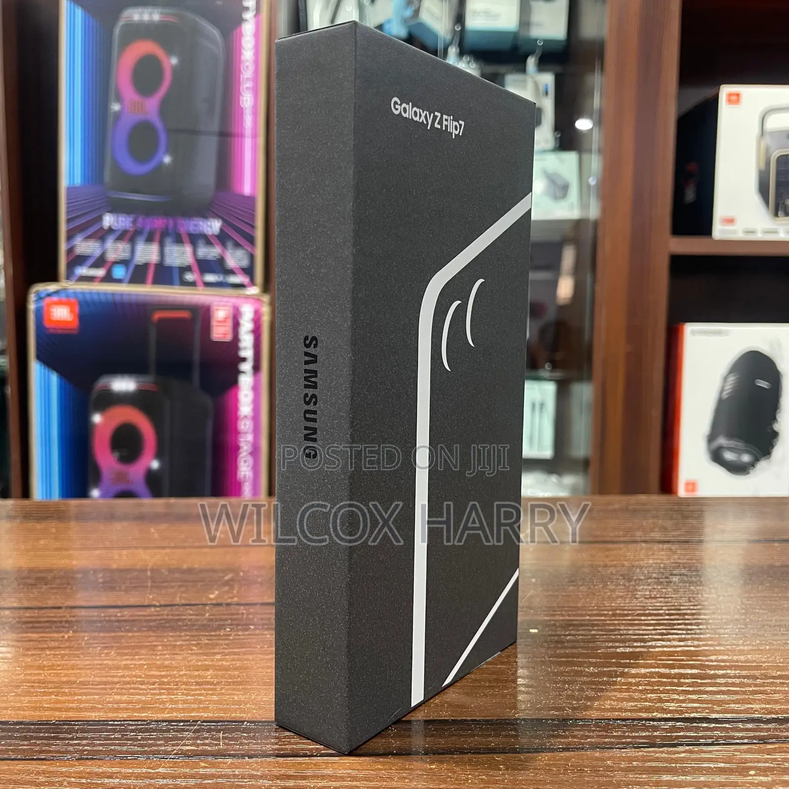 Samsung Galaxy Flip 7 • 256gb • Ultra Sleek Flippable Phone