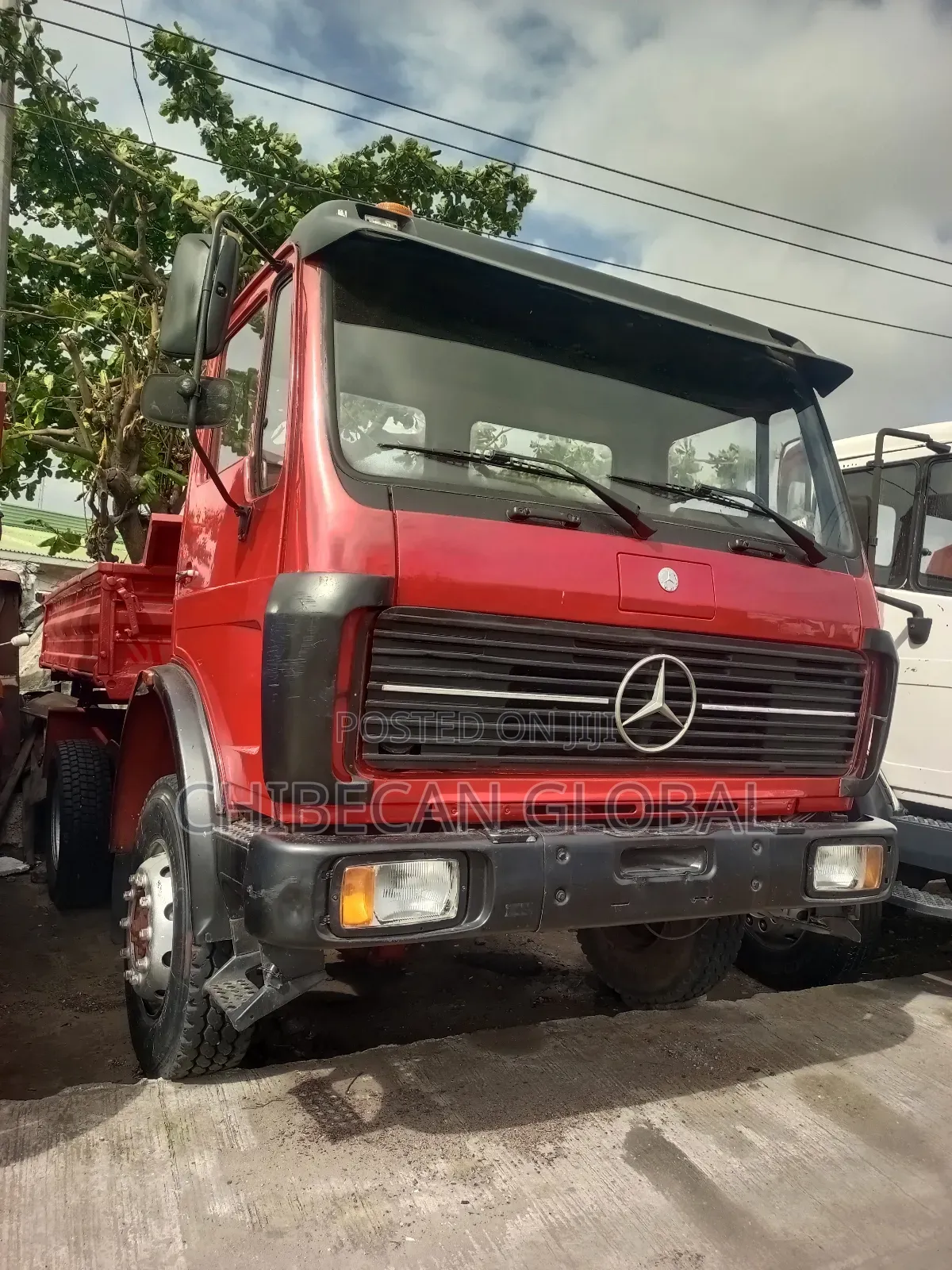 1622 Benz Tipper Truck 6 Tyres 4x4 (Foreign Used)