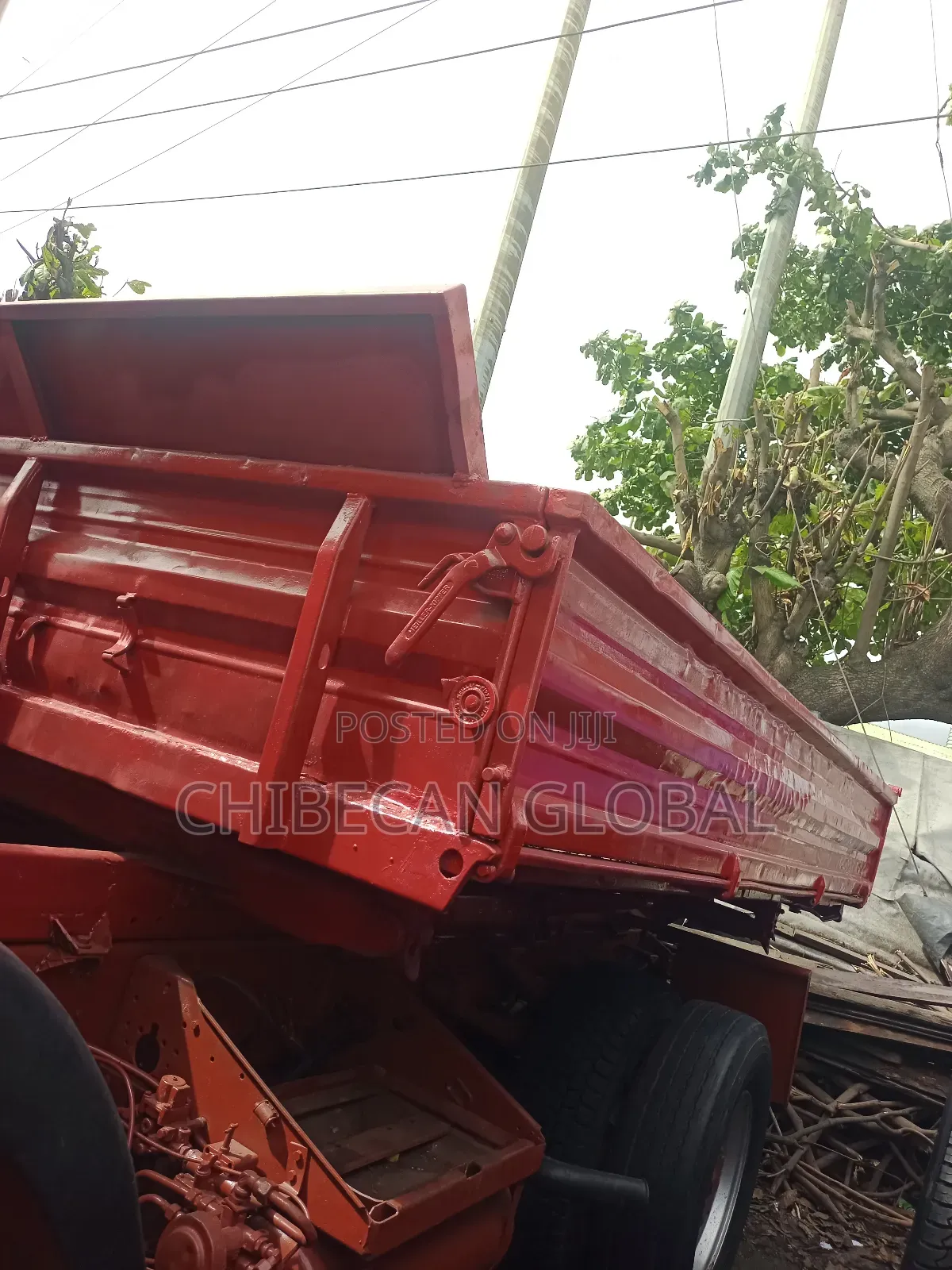 1622 Benz Tipper Truck 6 Tyres 4x4 (Foreign Used)