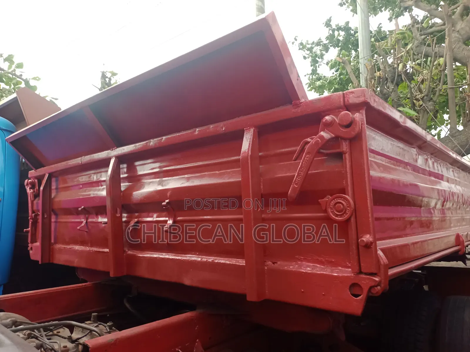 1622 Benz Tipper Truck 6 Tyres 4x4 (Foreign Used)