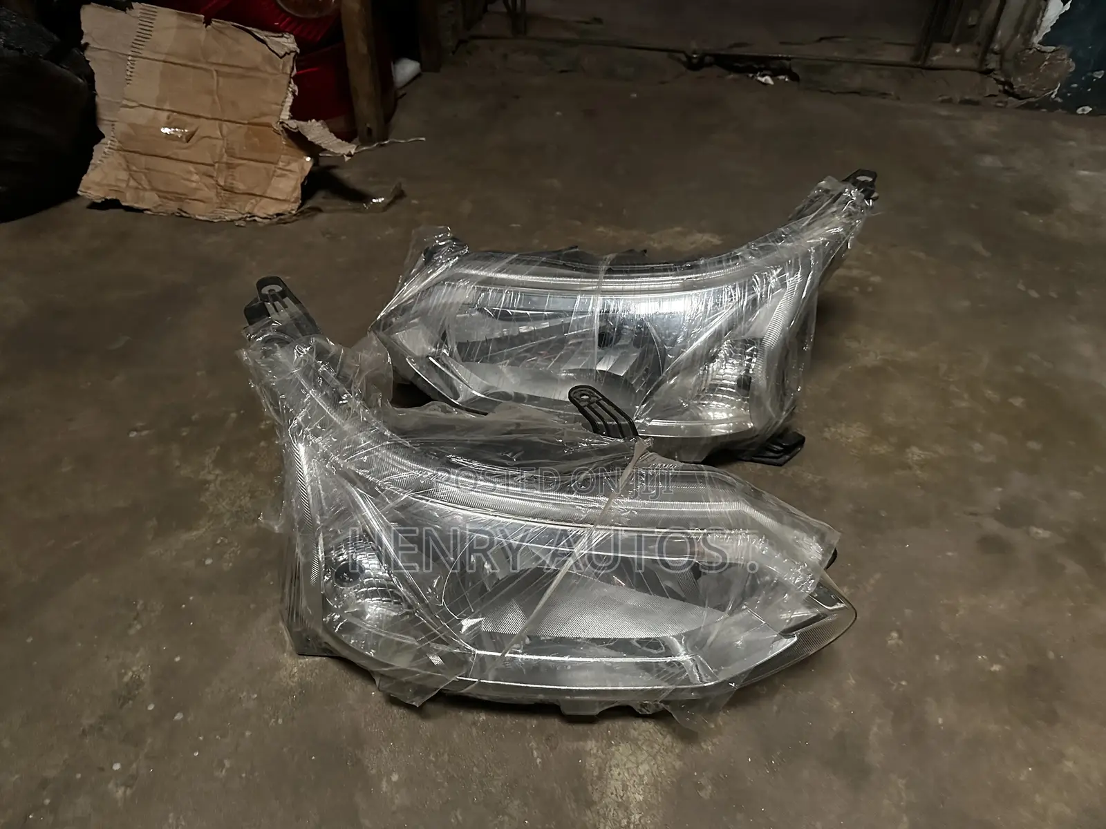 Set Headlamp Avenza 2015