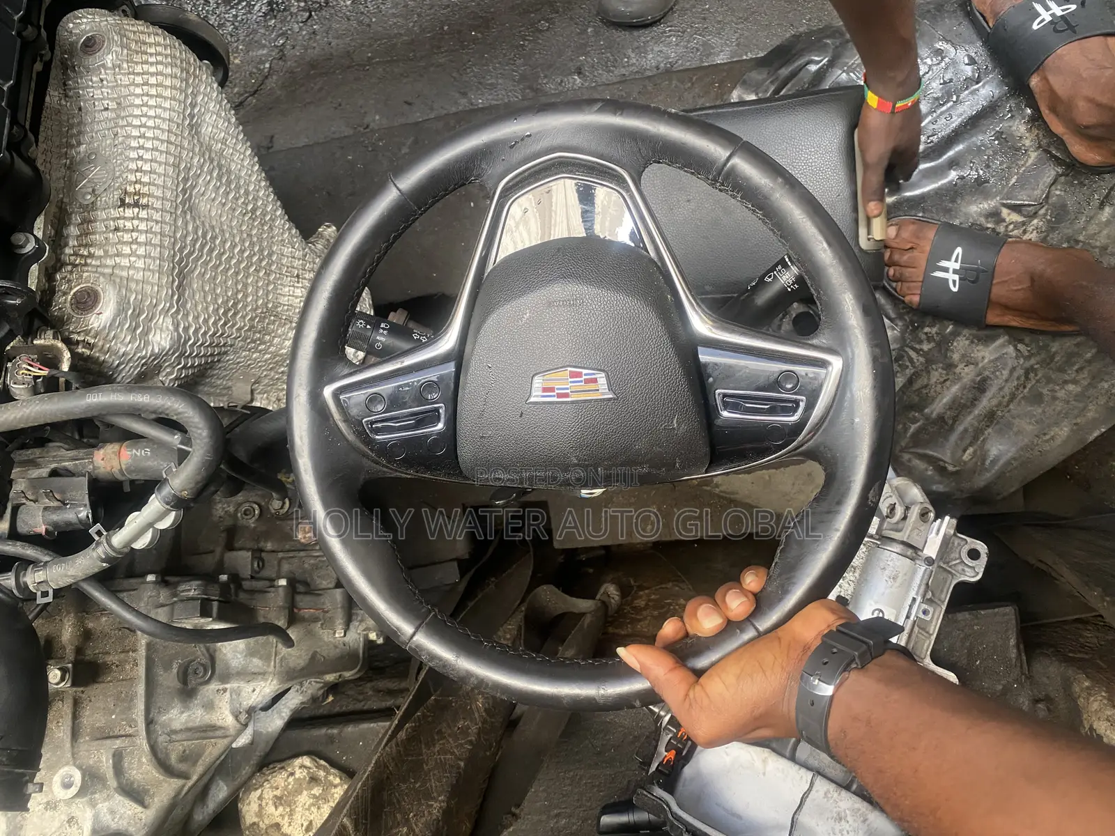 Cadillac Escalade 2020/2024/ Complete Steering Wheel.