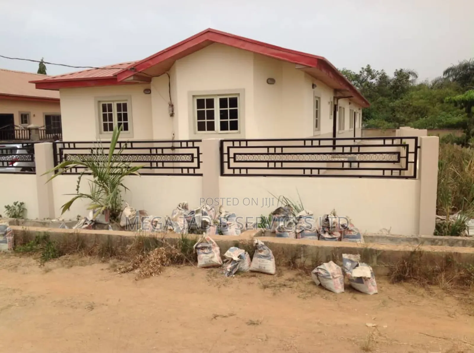 3bdrm Bungalow in Magboro Estate, Ojodu for sale