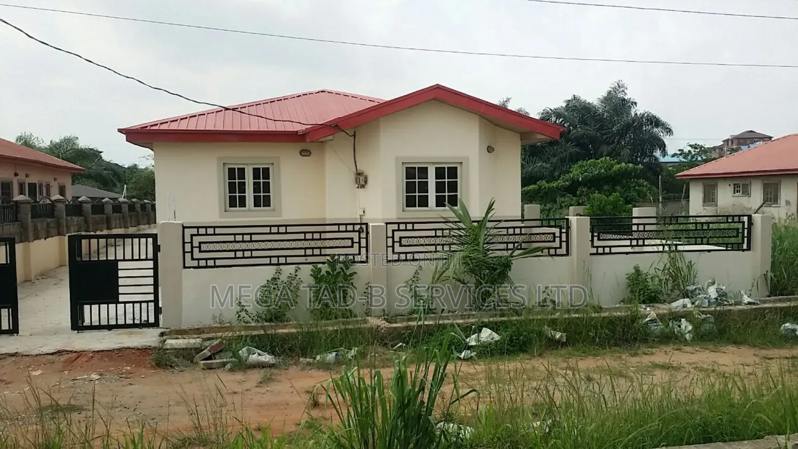 3bdrm Bungalow in Magboro Estate, Ojodu for sale