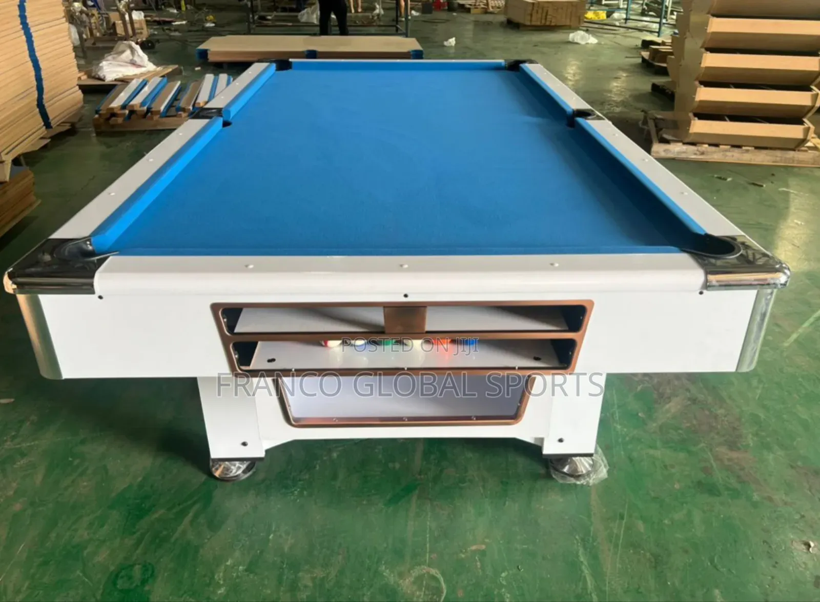 Snooker Pool Table With 2 Cue Stick and Accessories