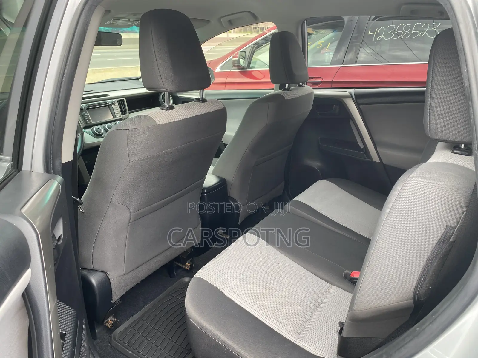 Toyota RAV4 LE 4dr SUV (2.5L 4cyl 6A) 2014 Silver