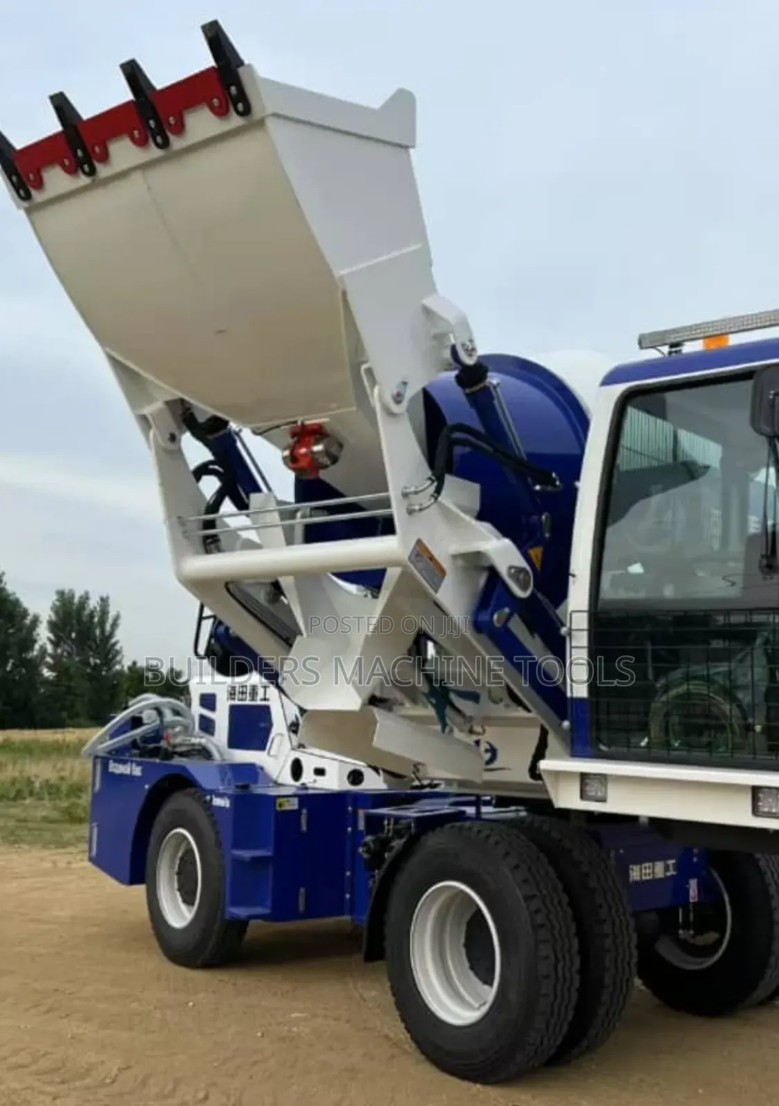 4 Cubic Self Loading Mobile Concrete Mixer