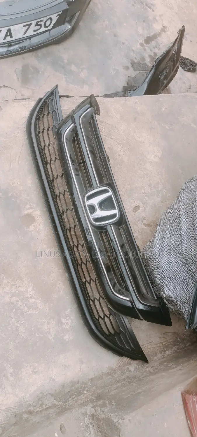 Front Grill 2010 Honda Cr-V