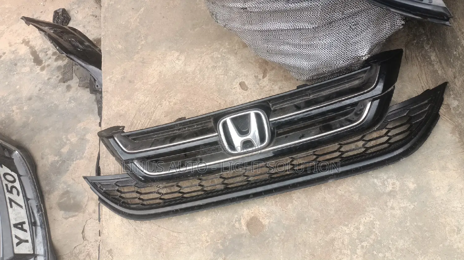 Front Grill 2010 Honda Cr-V