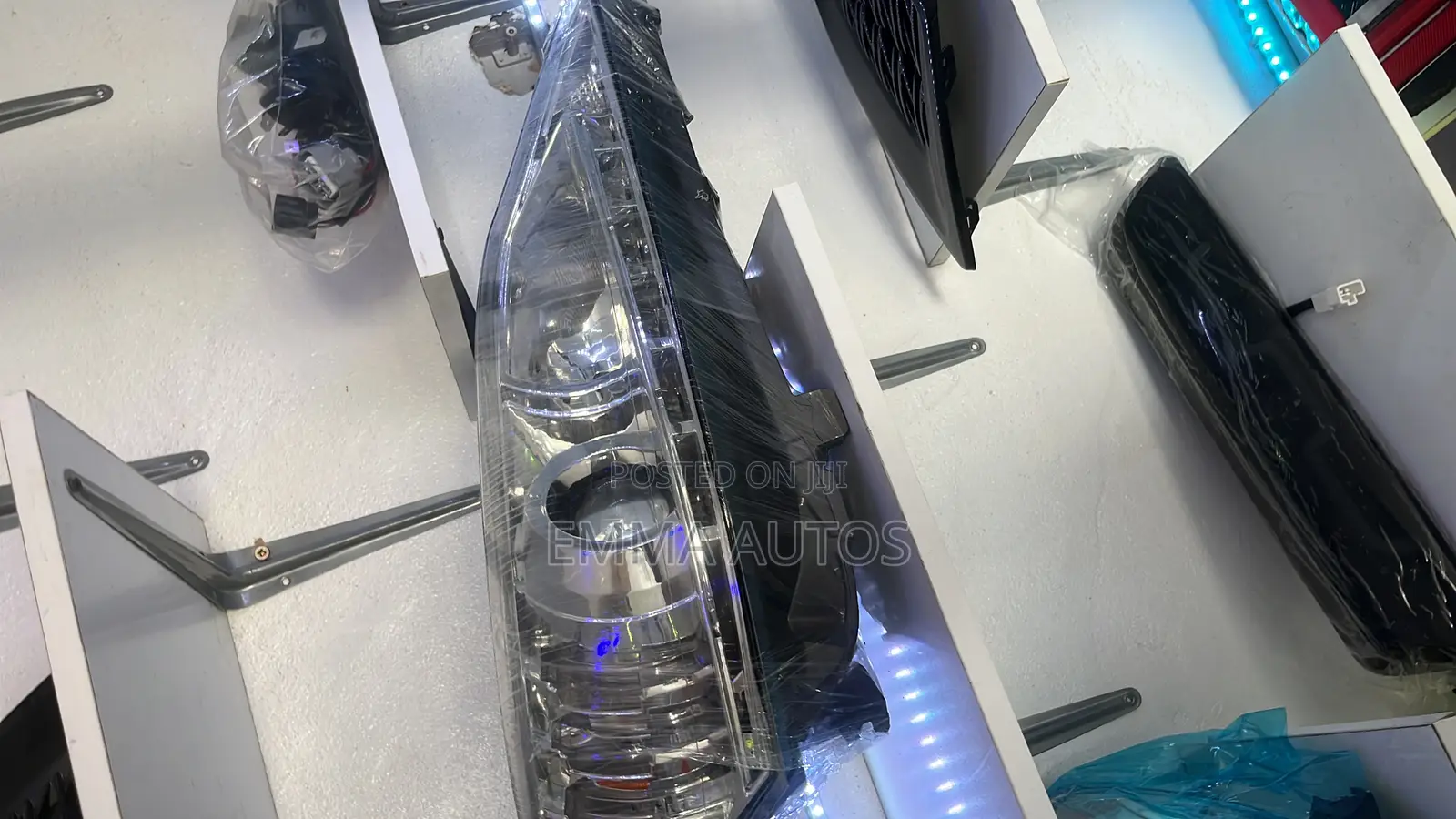 Headlamp Right Side Es 350 2018 Upgrade Available