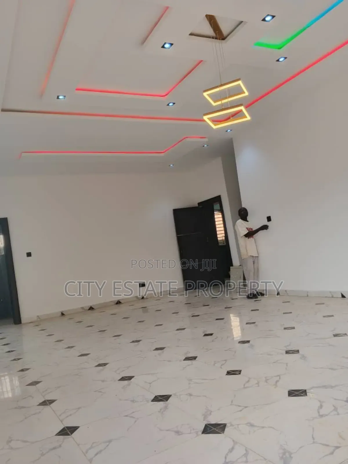 3bdrm Block of Flats in City Estate, Wuye for rent