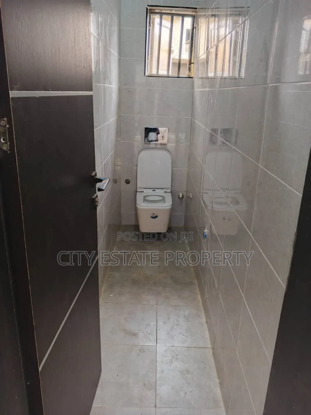 3bdrm Block of Flats in City Estate, Wuye for rent