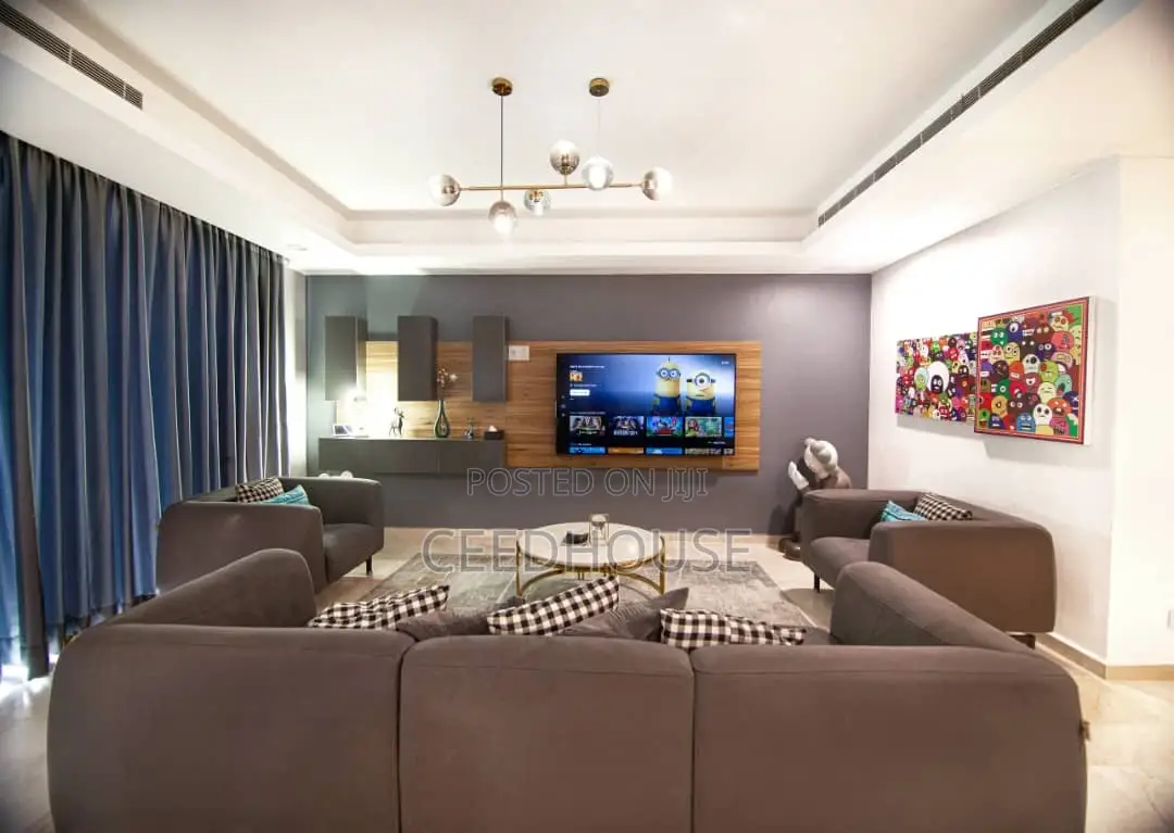 Luxurious 2 Bedroom Apartment Private Cinema