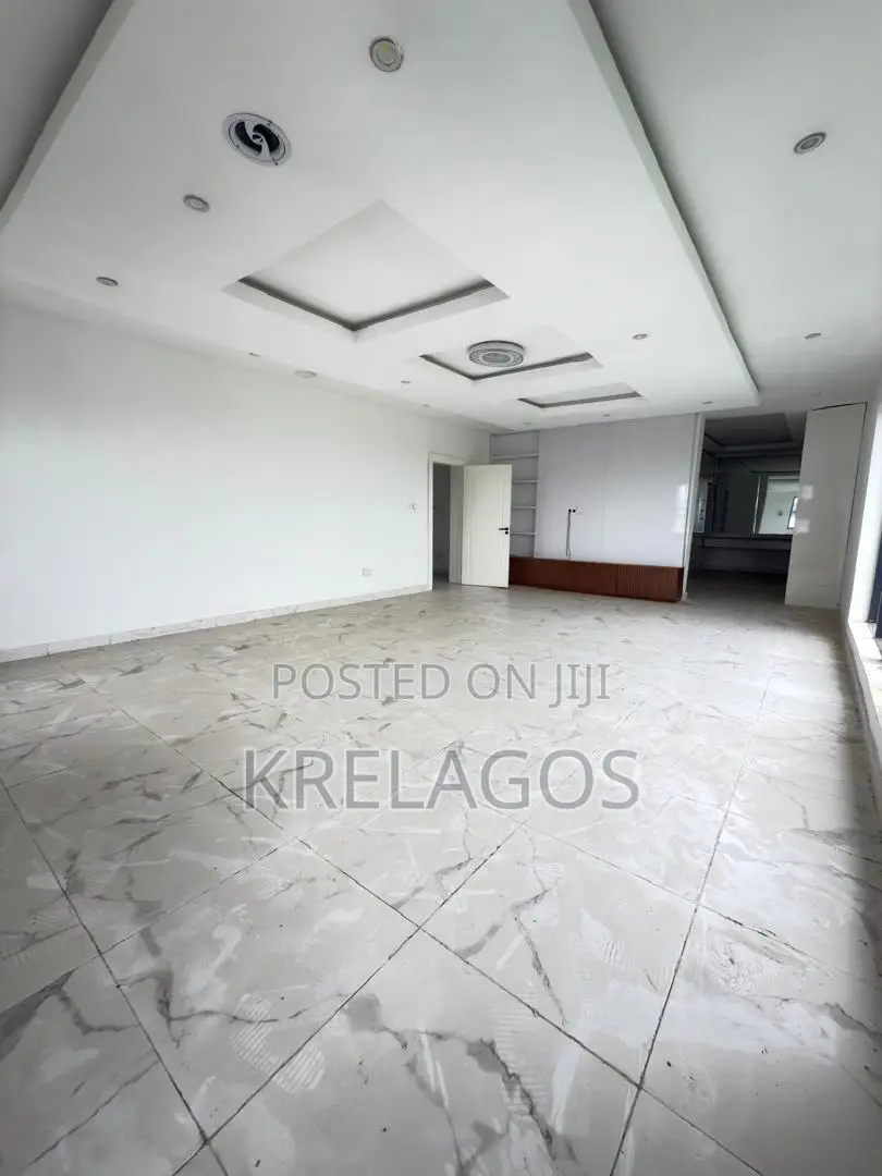 5bdrm Duplex in Royal Gardens, Off Lekki-Epe Expressway for sale