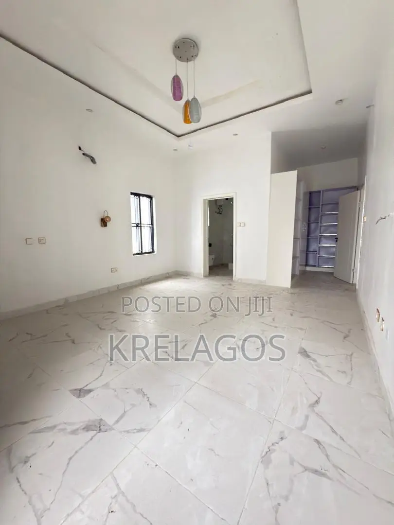5bdrm Duplex in Royal Gardens, Off Lekki-Epe Expressway for sale