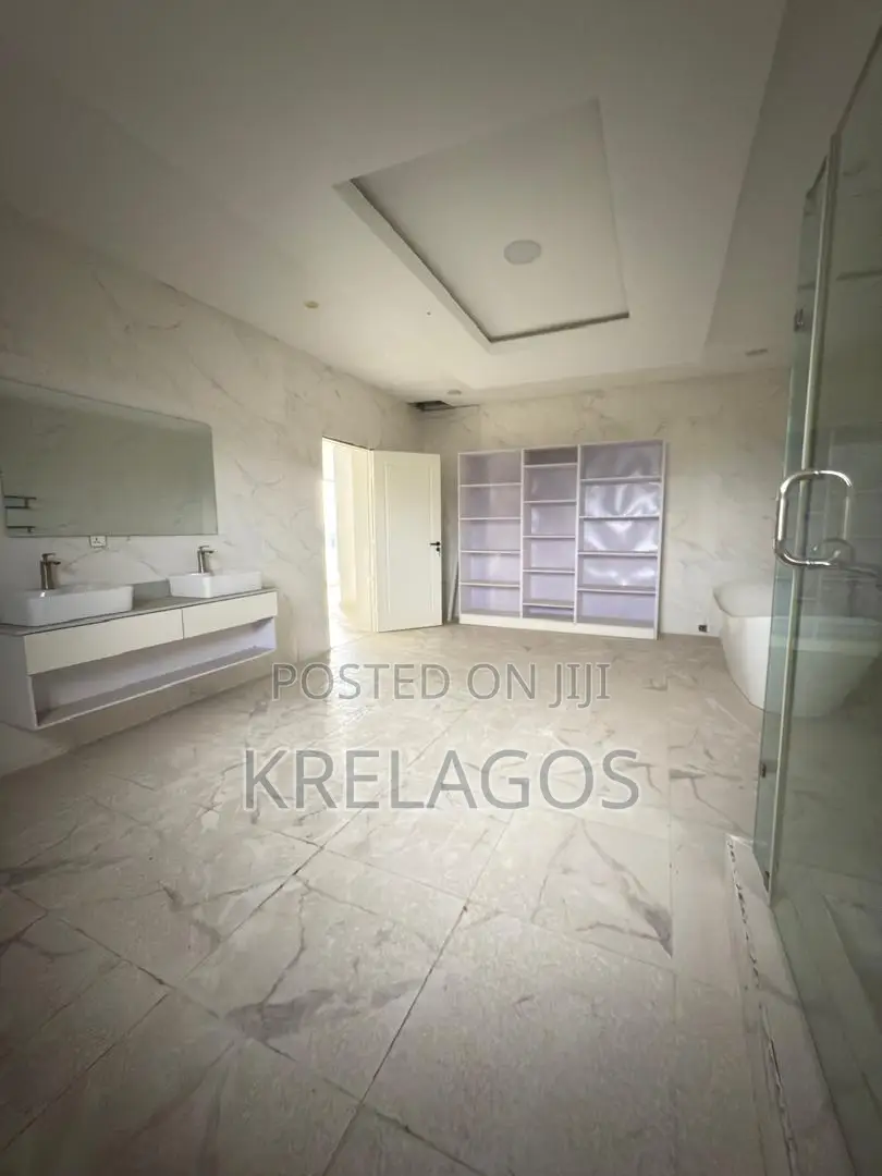 5bdrm Duplex in Royal Gardens, Off Lekki-Epe Expressway for sale