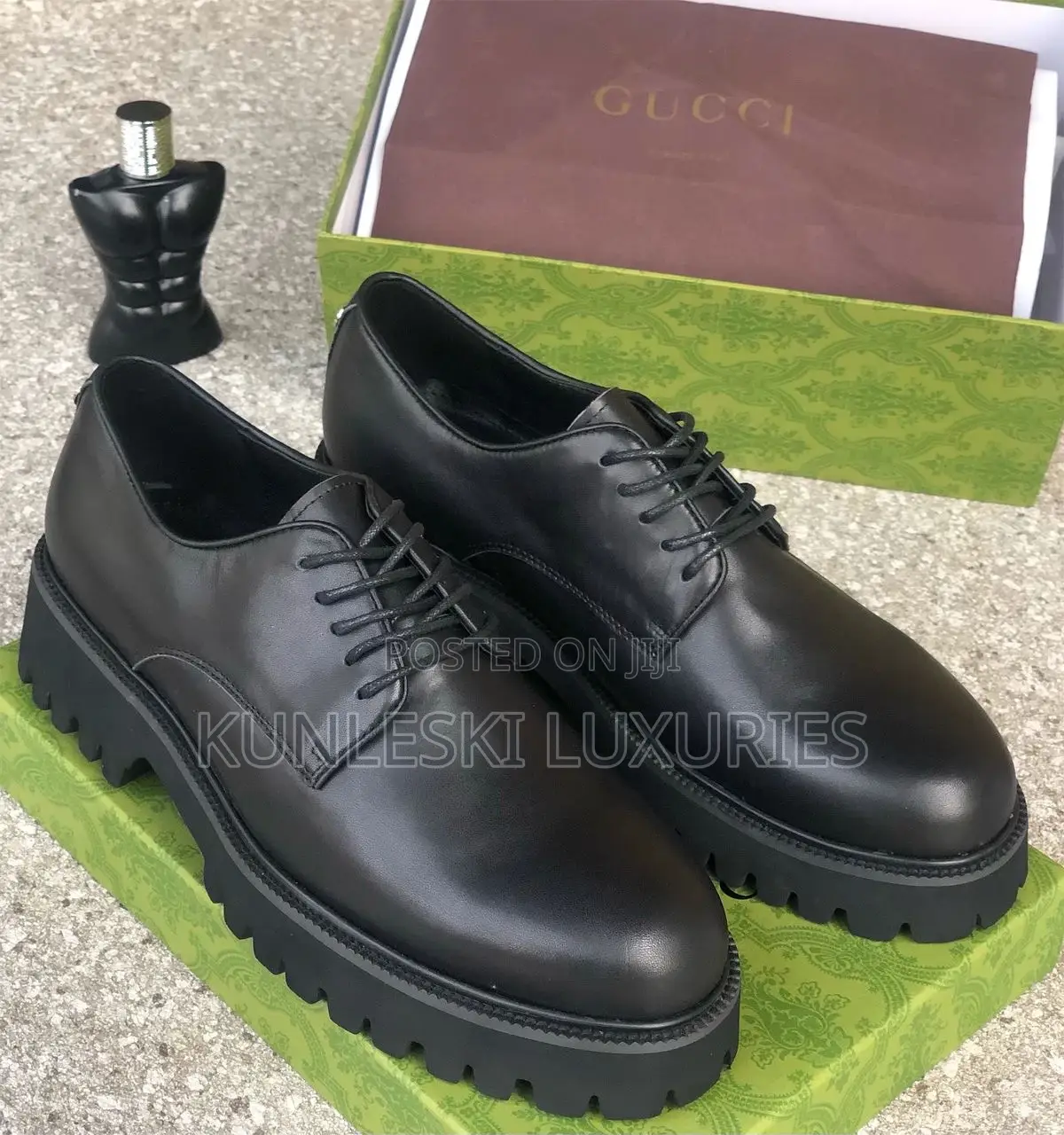 Original Gucci Patent / Leather Lace Up Shoe for Men