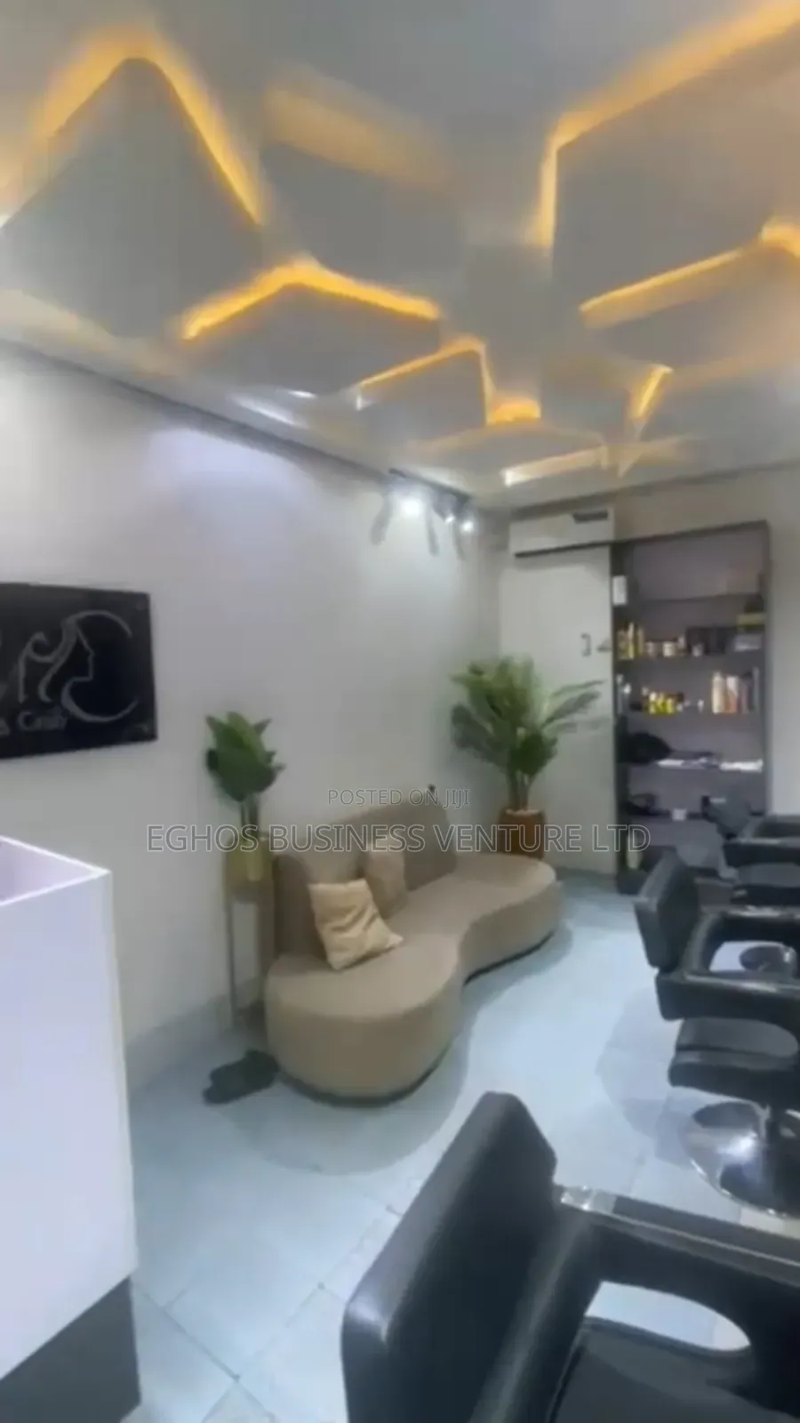 Unisex Saloon for Sale