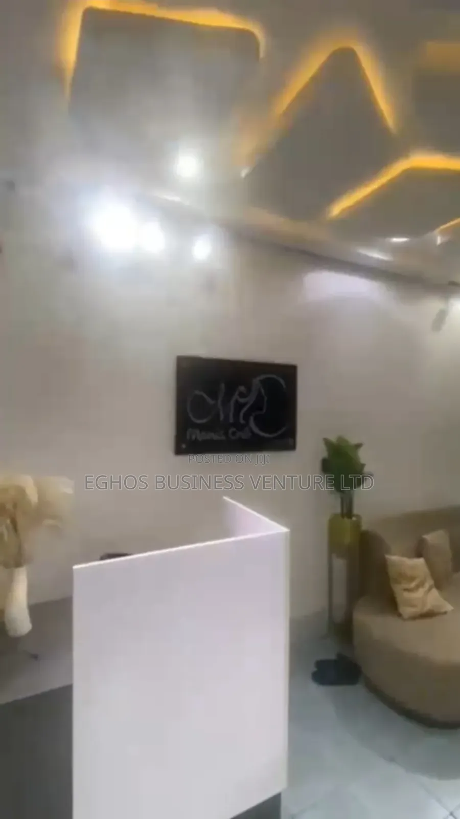Unisex Saloon for Sale
