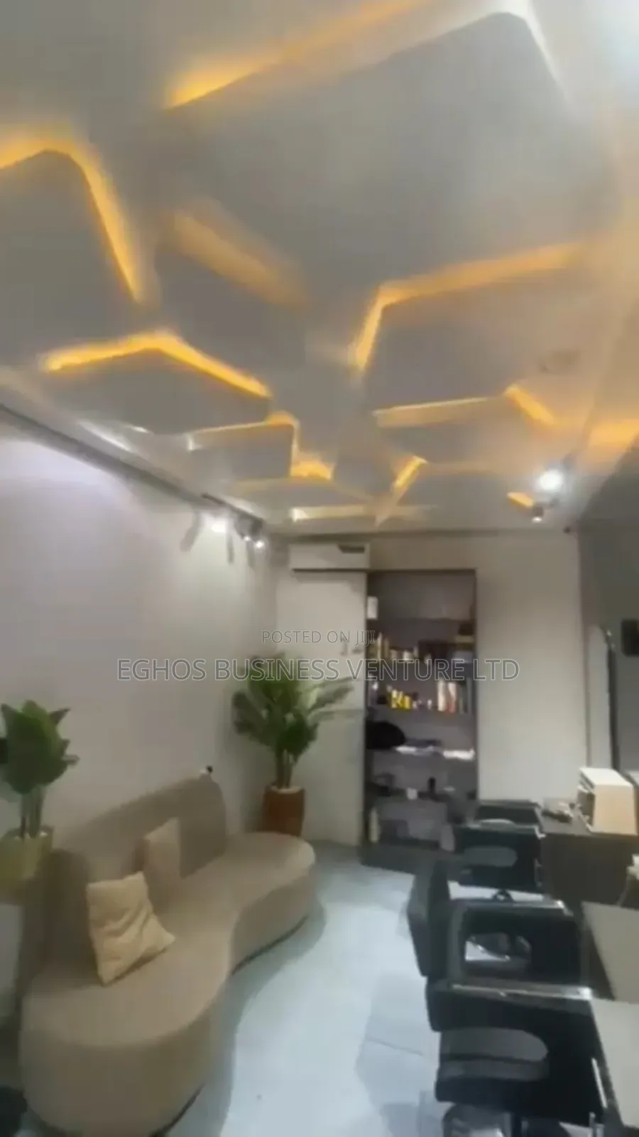 Unisex Saloon for Sale