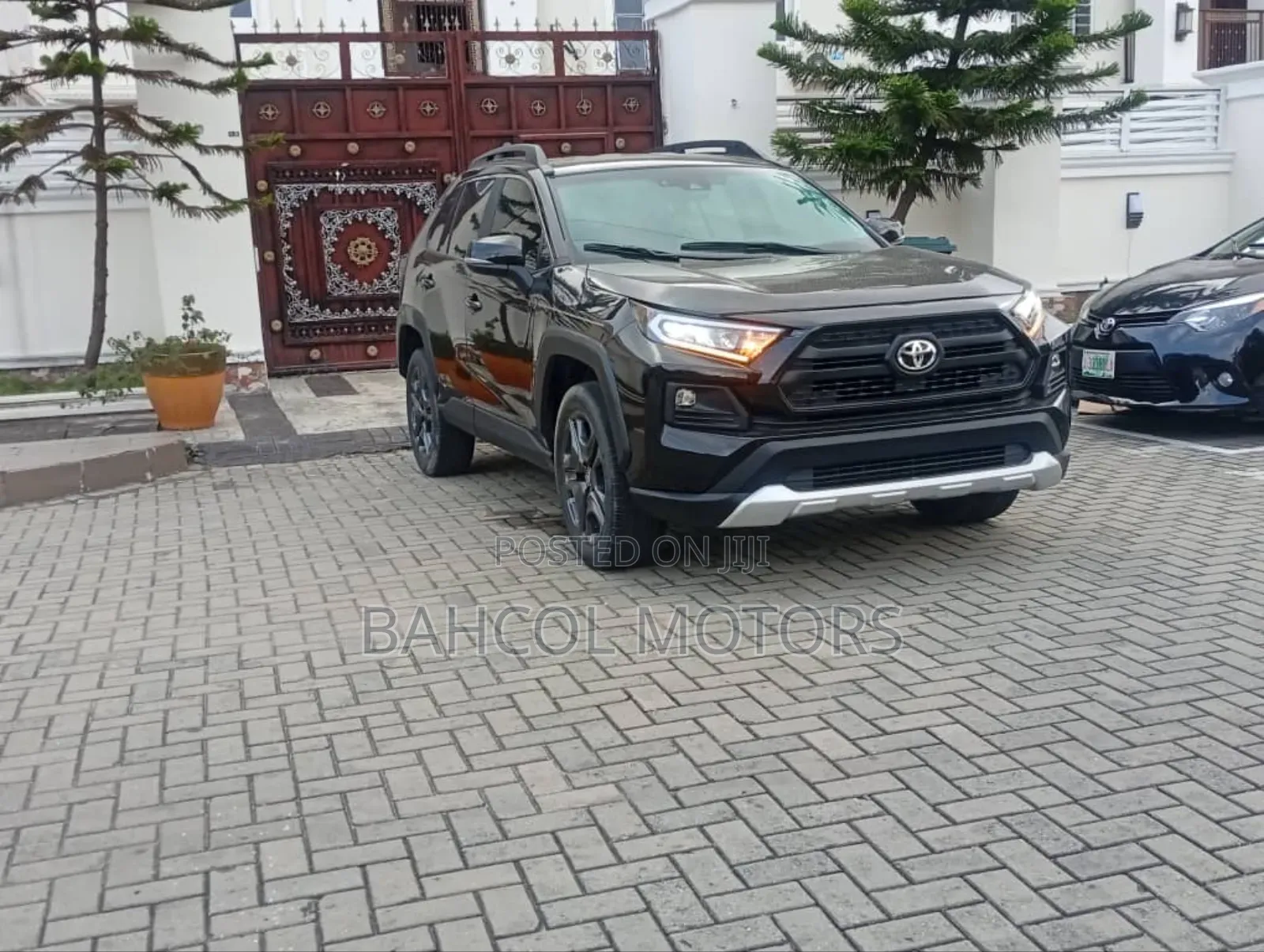 Toyota RAV4 XLE 2022 Black