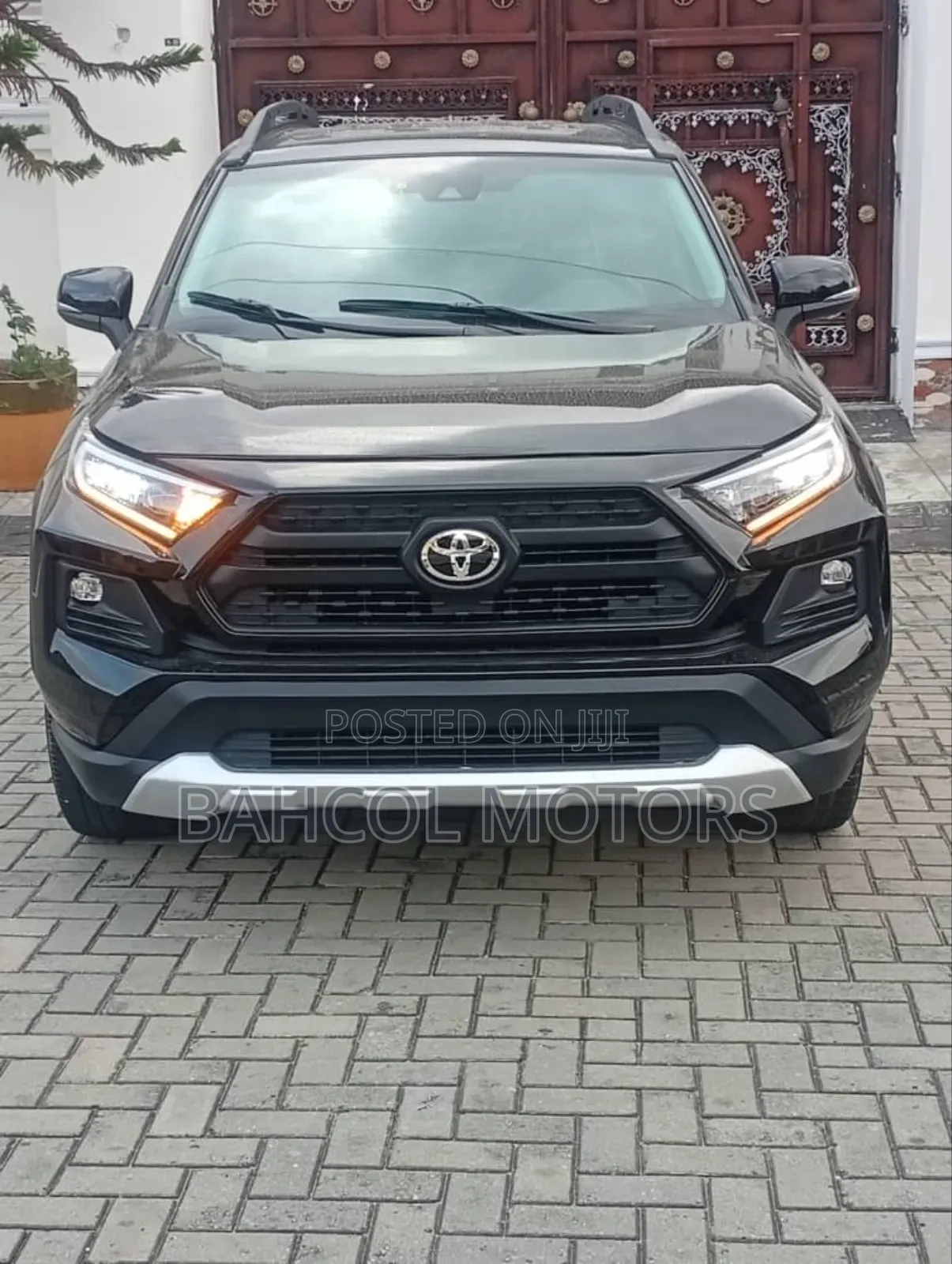 Toyota RAV4 XLE 2022 Black