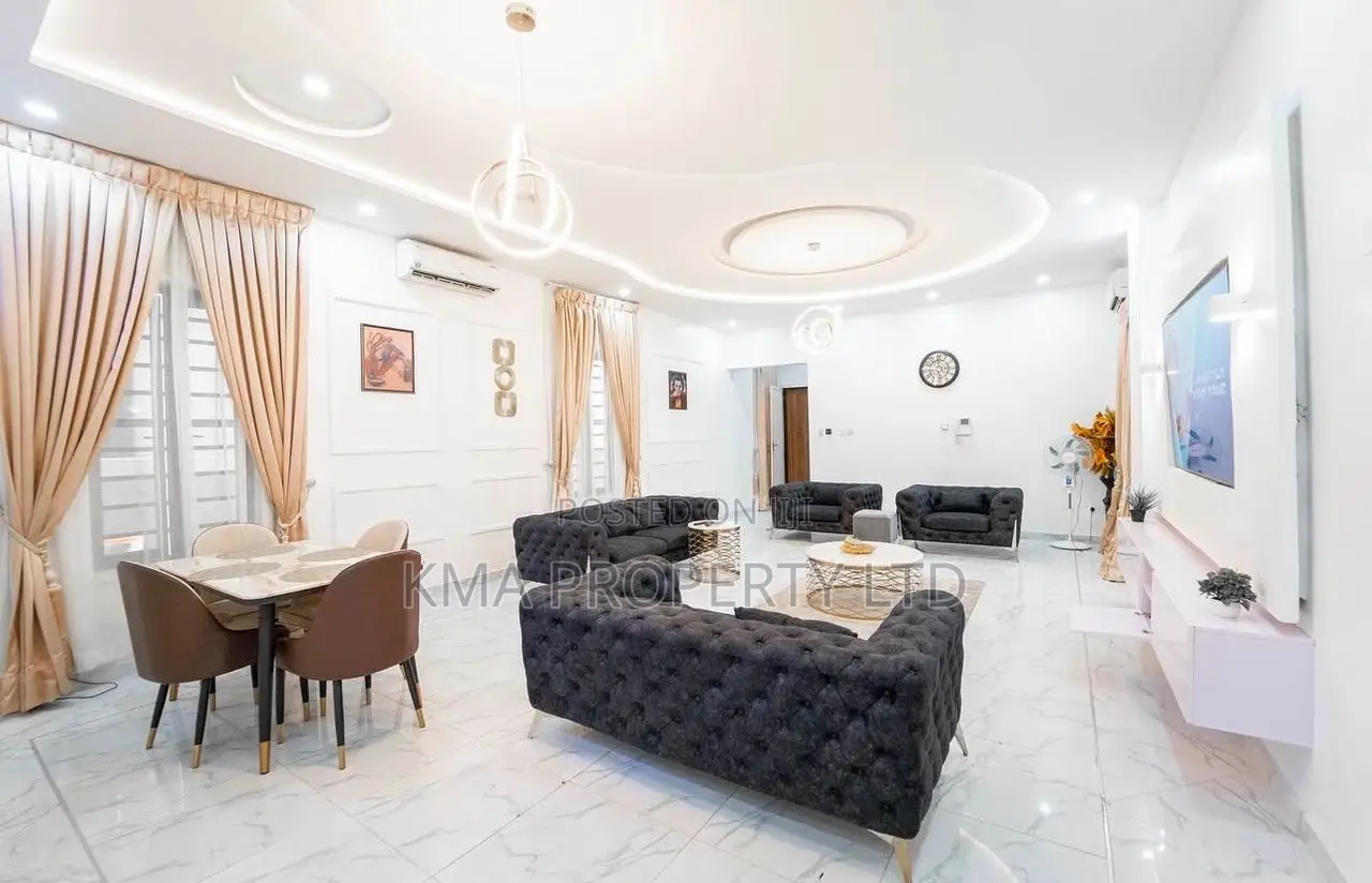 Luxurious 5/4 Bedroom Self Compound With Private Pool