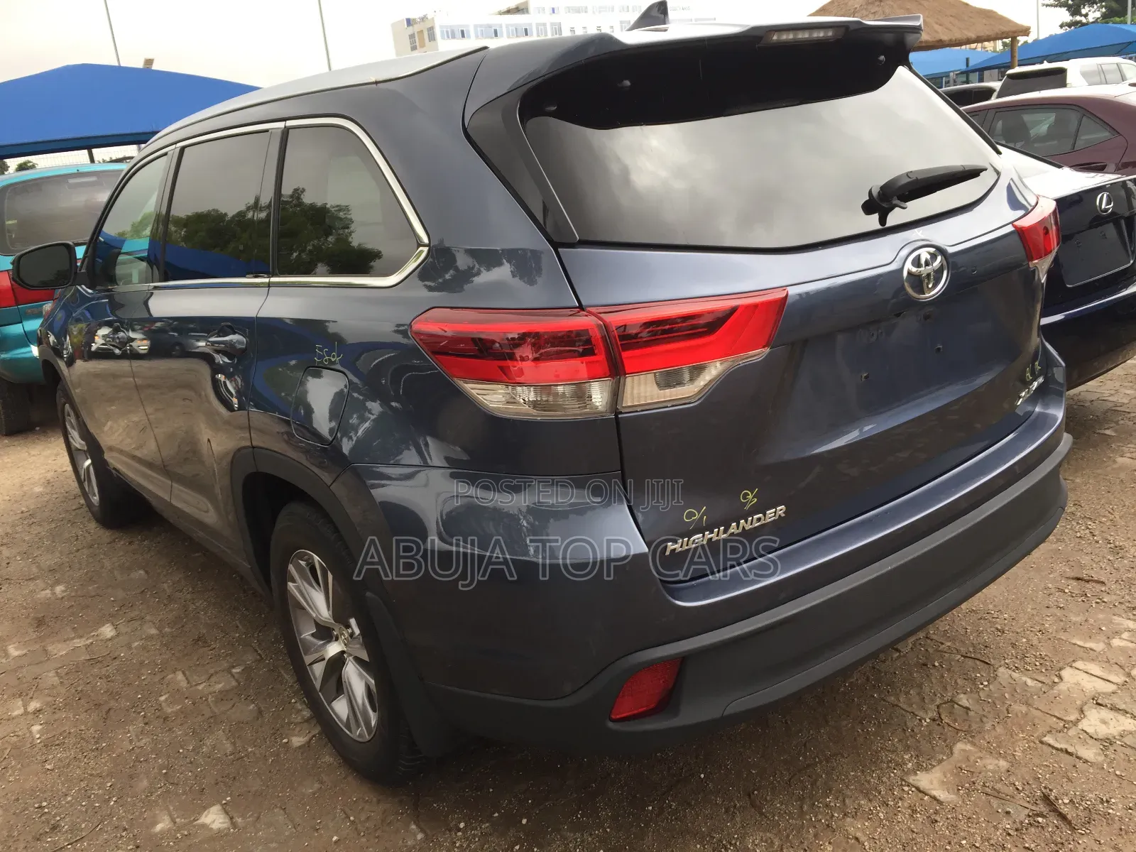 Toyota Highlander XLE 4x4 V6 (3.5L 6cyl 8A) 2018 Blue