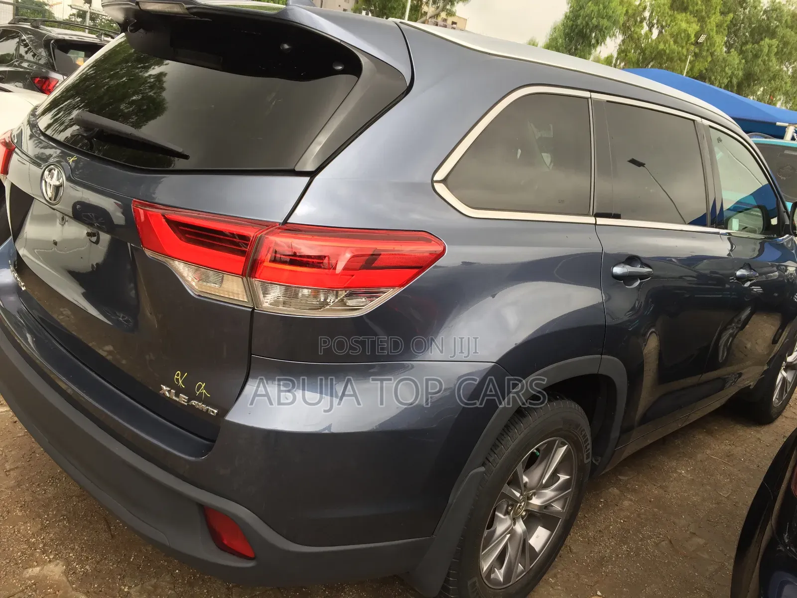 Toyota Highlander XLE 4x4 V6 (3.5L 6cyl 8A) 2018 Blue