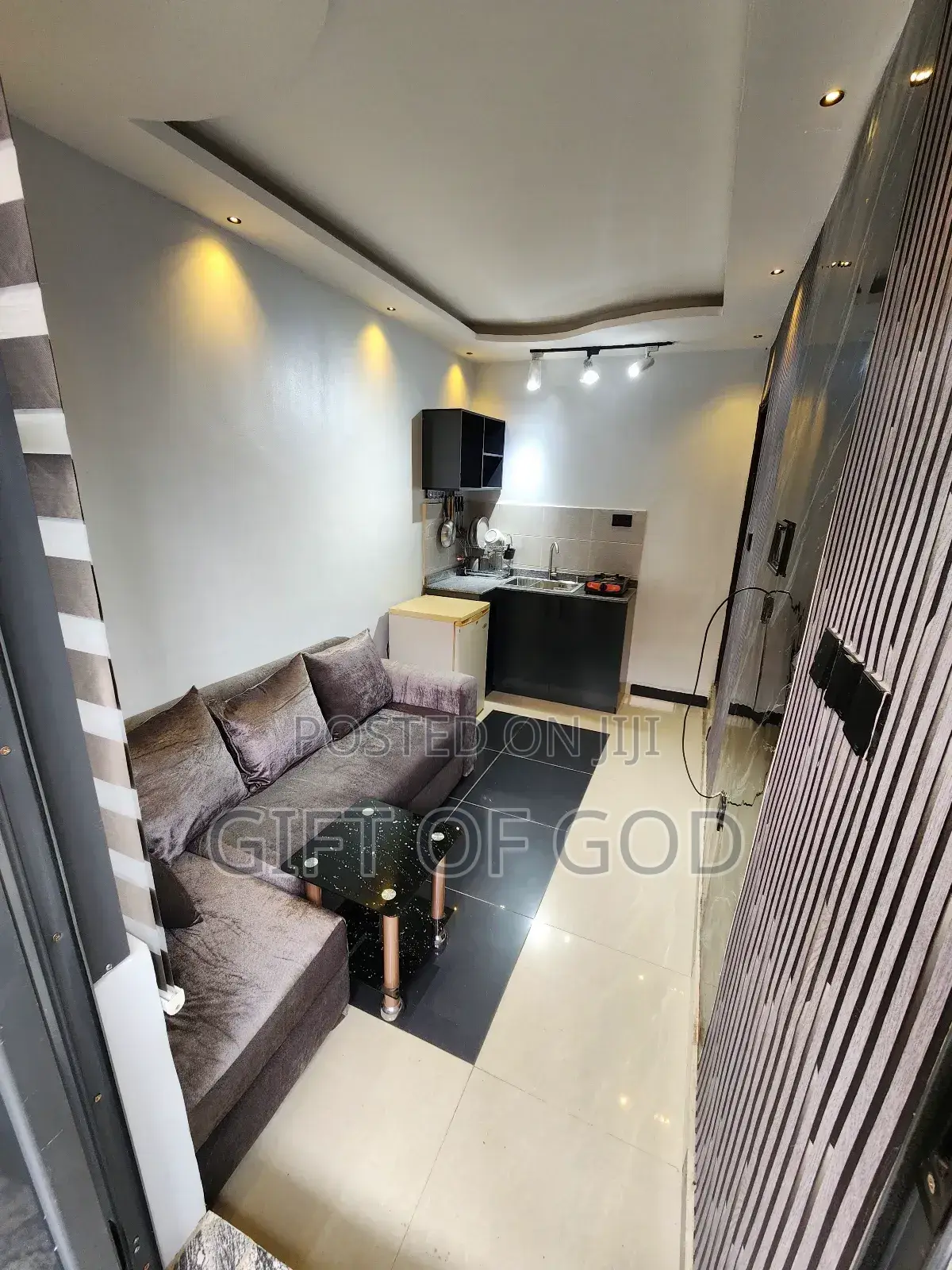 One Bedroom Apartment