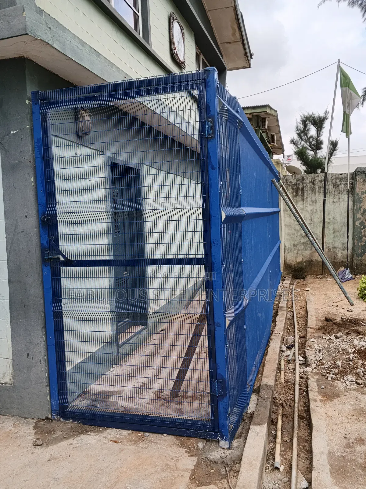 Wire Mesh 3x1/2 Blue Colour