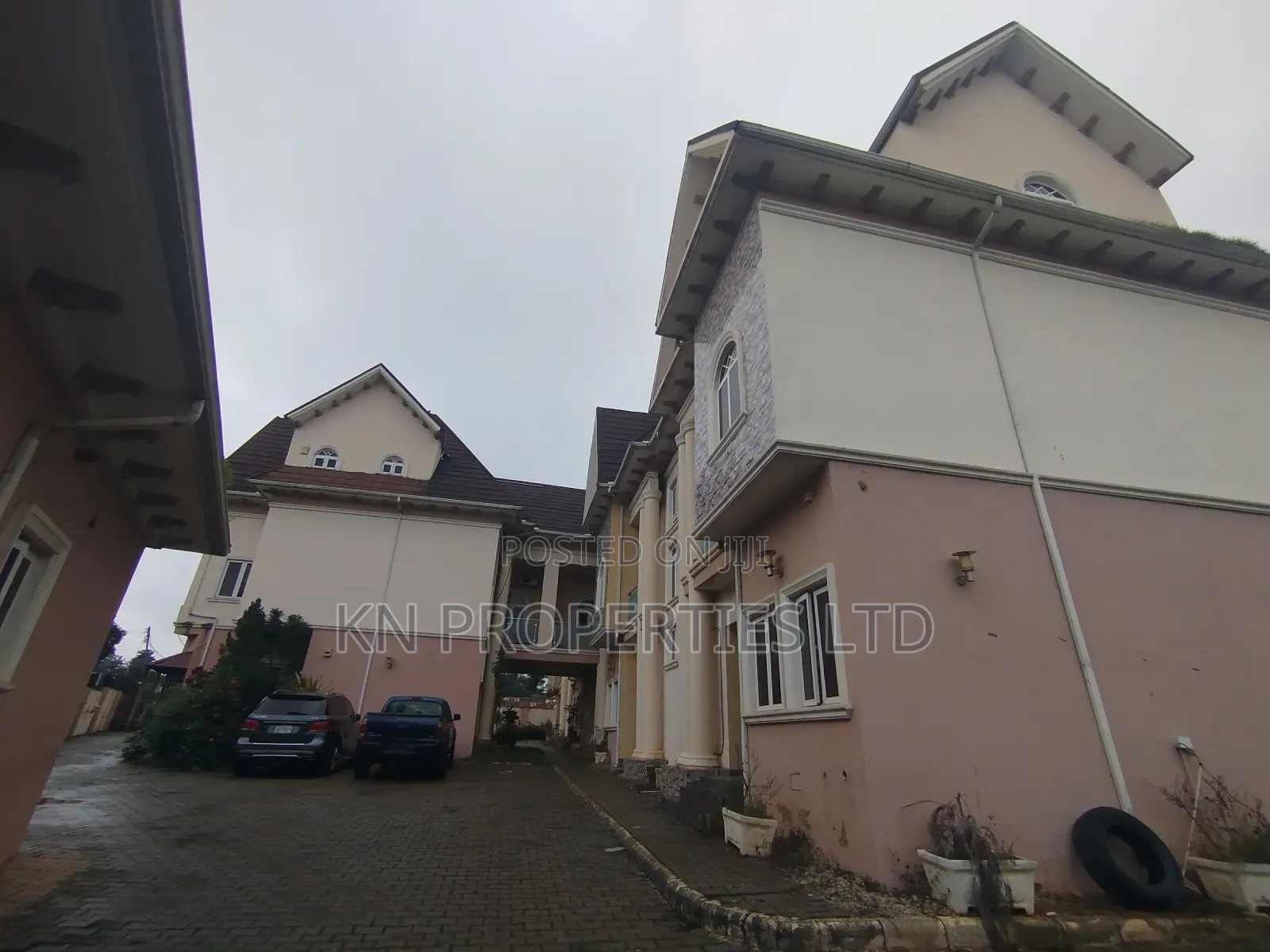 3bdrm Townhouse/Terrace in Jabi for sale