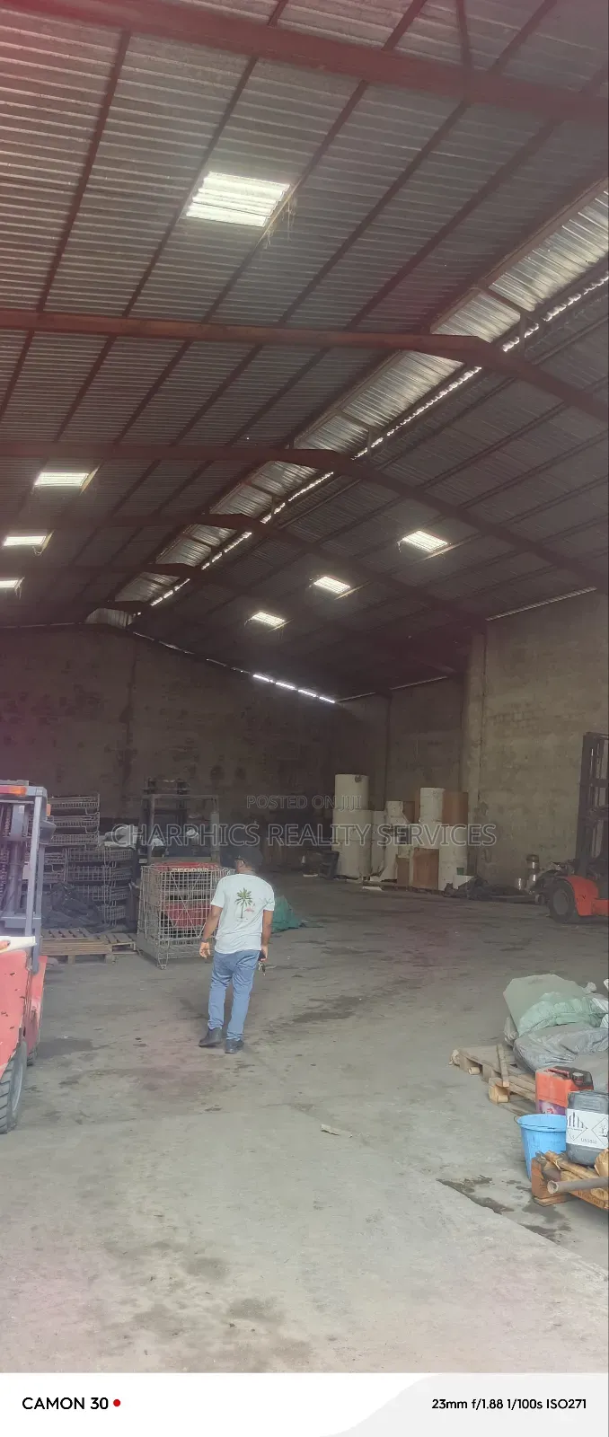37000sqft Warehouse Off Eric Moore Surulere