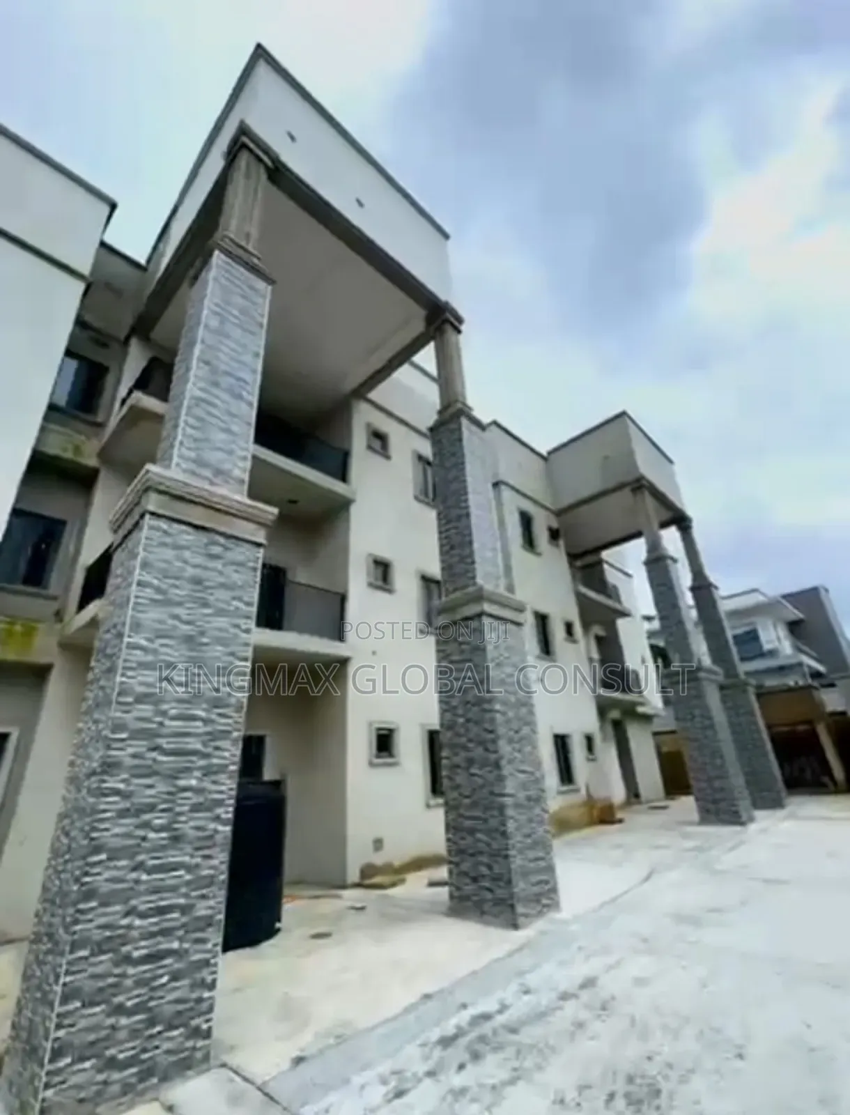 3bdrm Block of Flats in Guzape District for sale