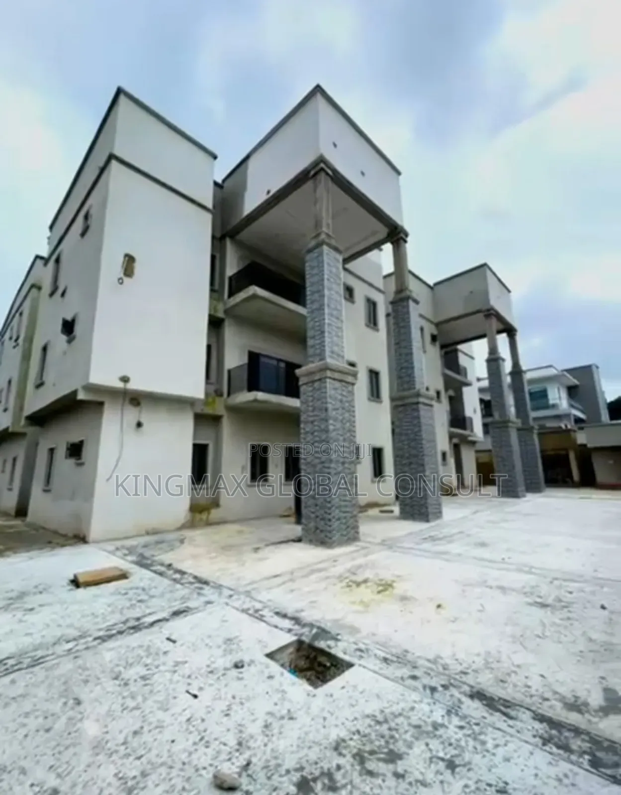 3bdrm Block of Flats in Guzape District for sale