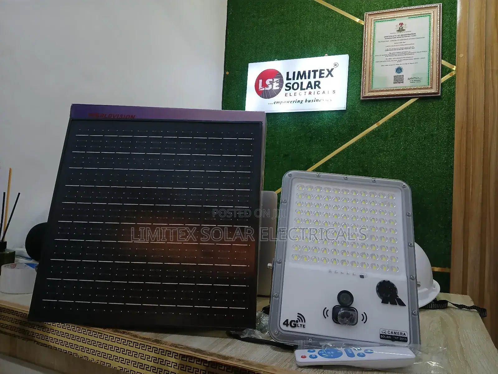 Quality Intelligent Solar Flood Light With Camera Free Sim/Sd Card