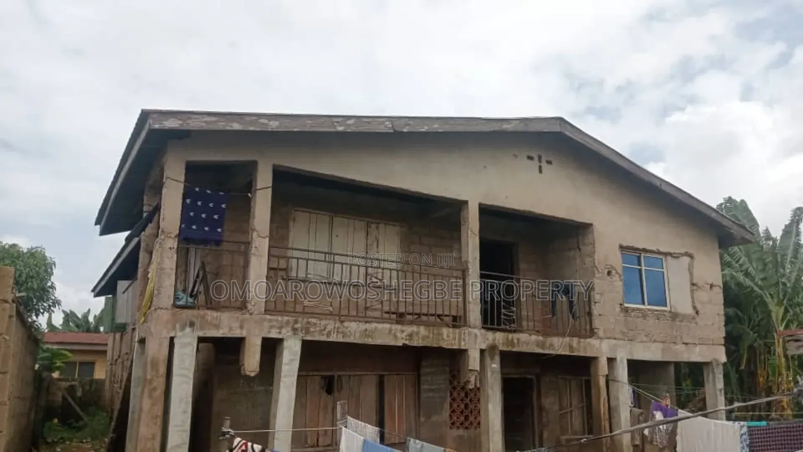 Building to Build Shopping Complex