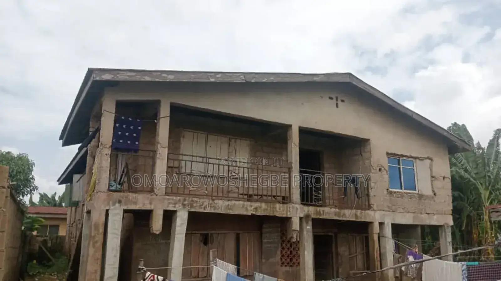 Building to Build Shopping Complex