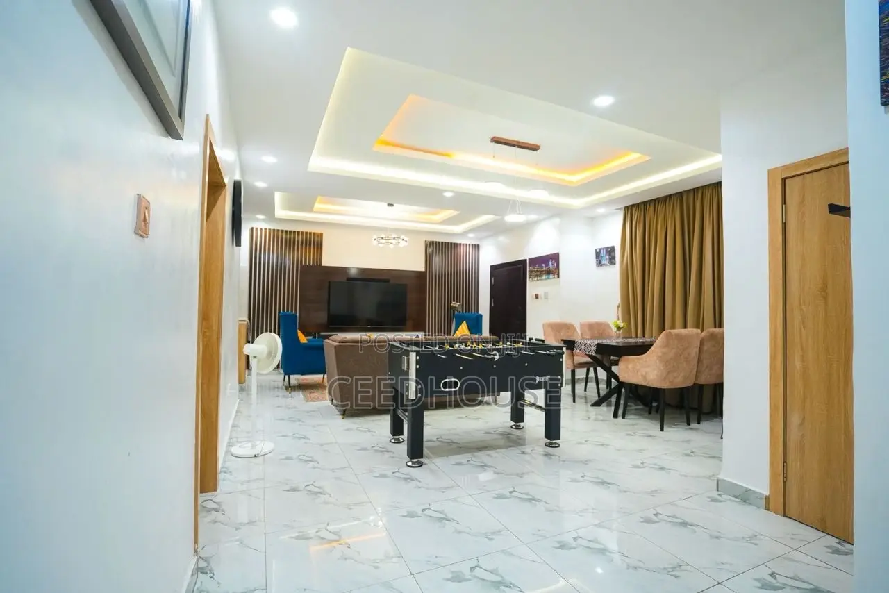 Luxurious 3/2 Bedrooms Apartment