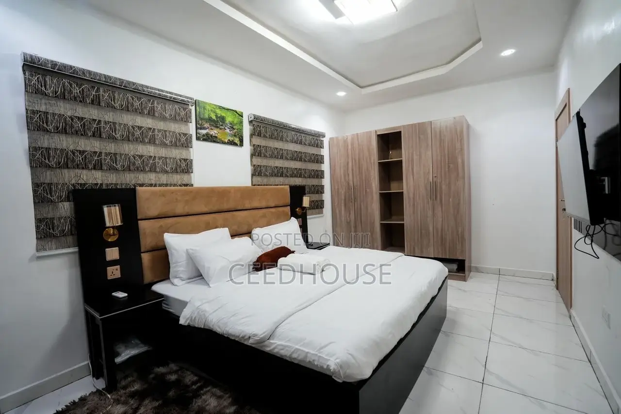 Luxurious 3/2 Bedrooms Apartment
