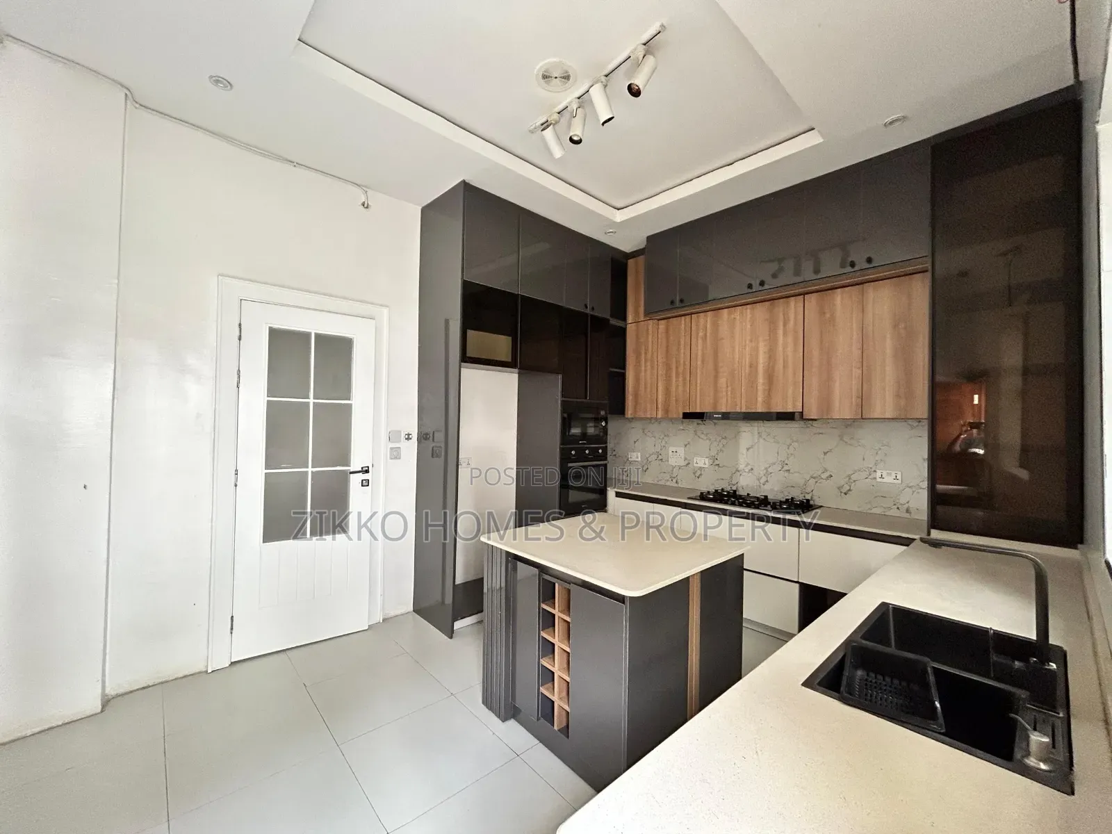 4bdrm Duplex in Orchid Road, Lekki for sale
