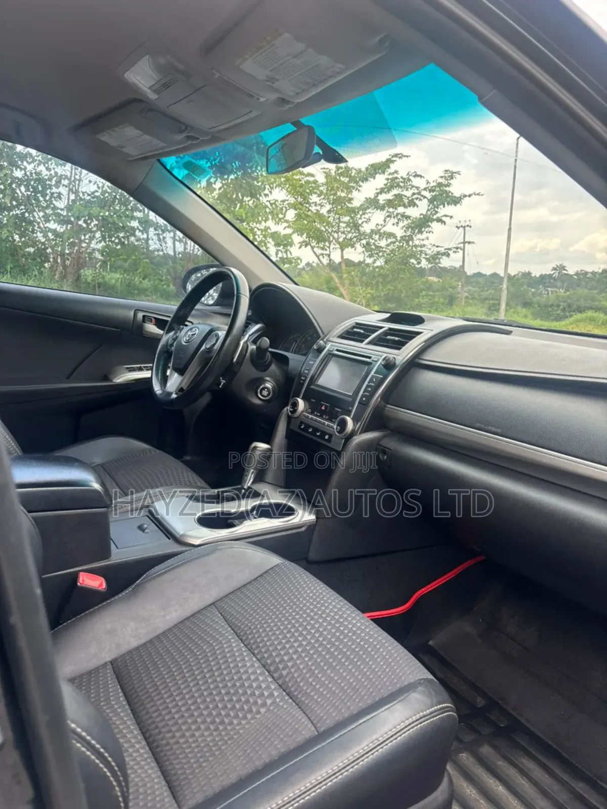 Toyota Camry SE 4dr Sedan (2.5L 4cyl 6A) 2013 Gray