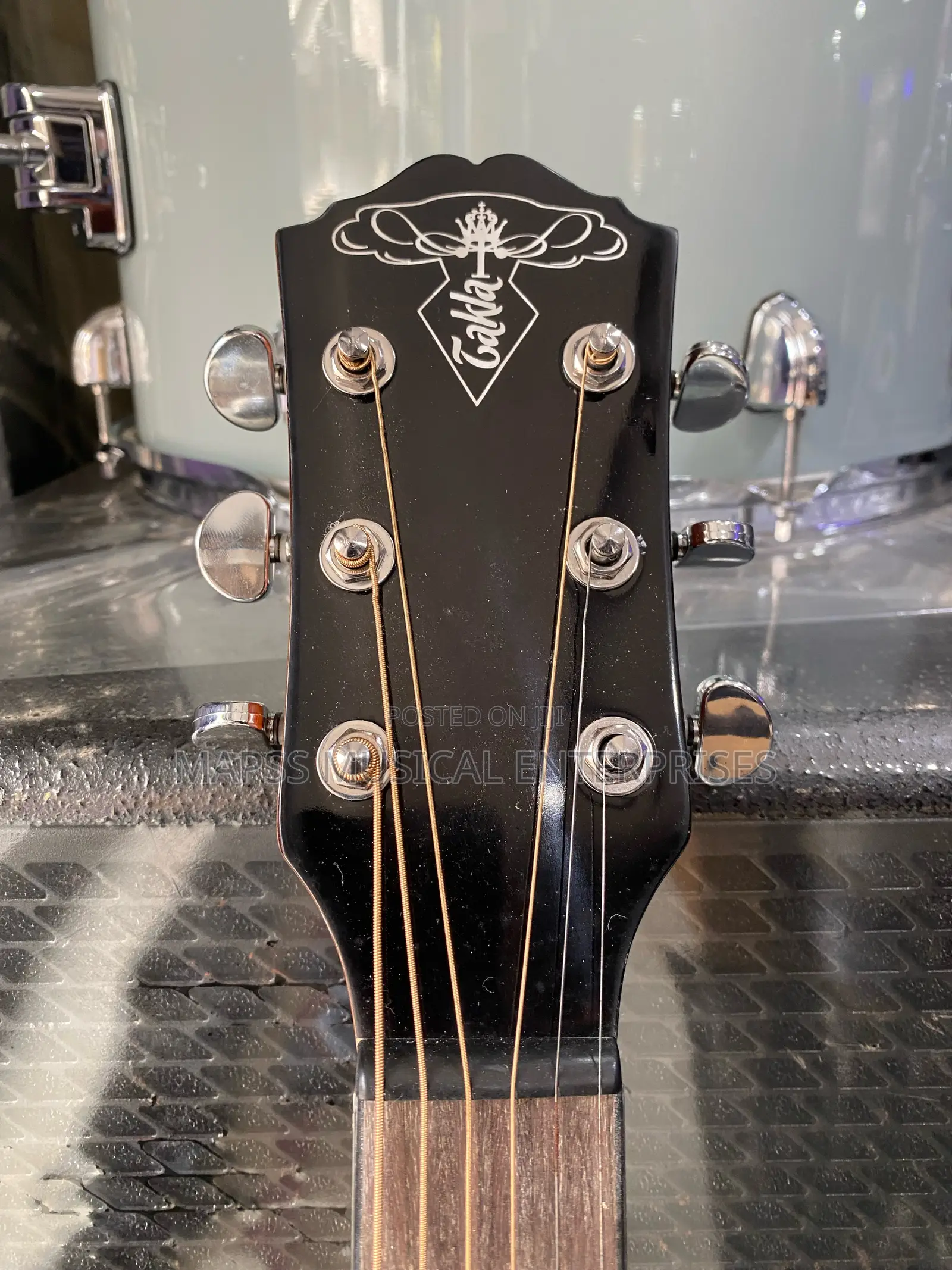 Takla Acoustic Guitar