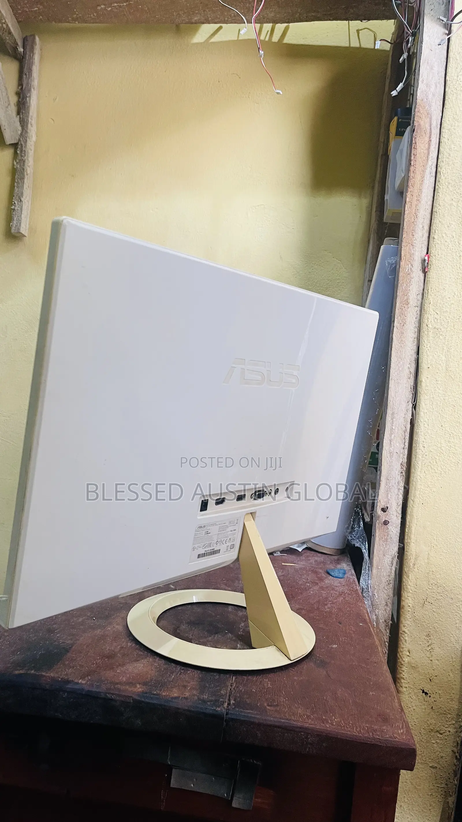 23 Inches Frameless Monitor
