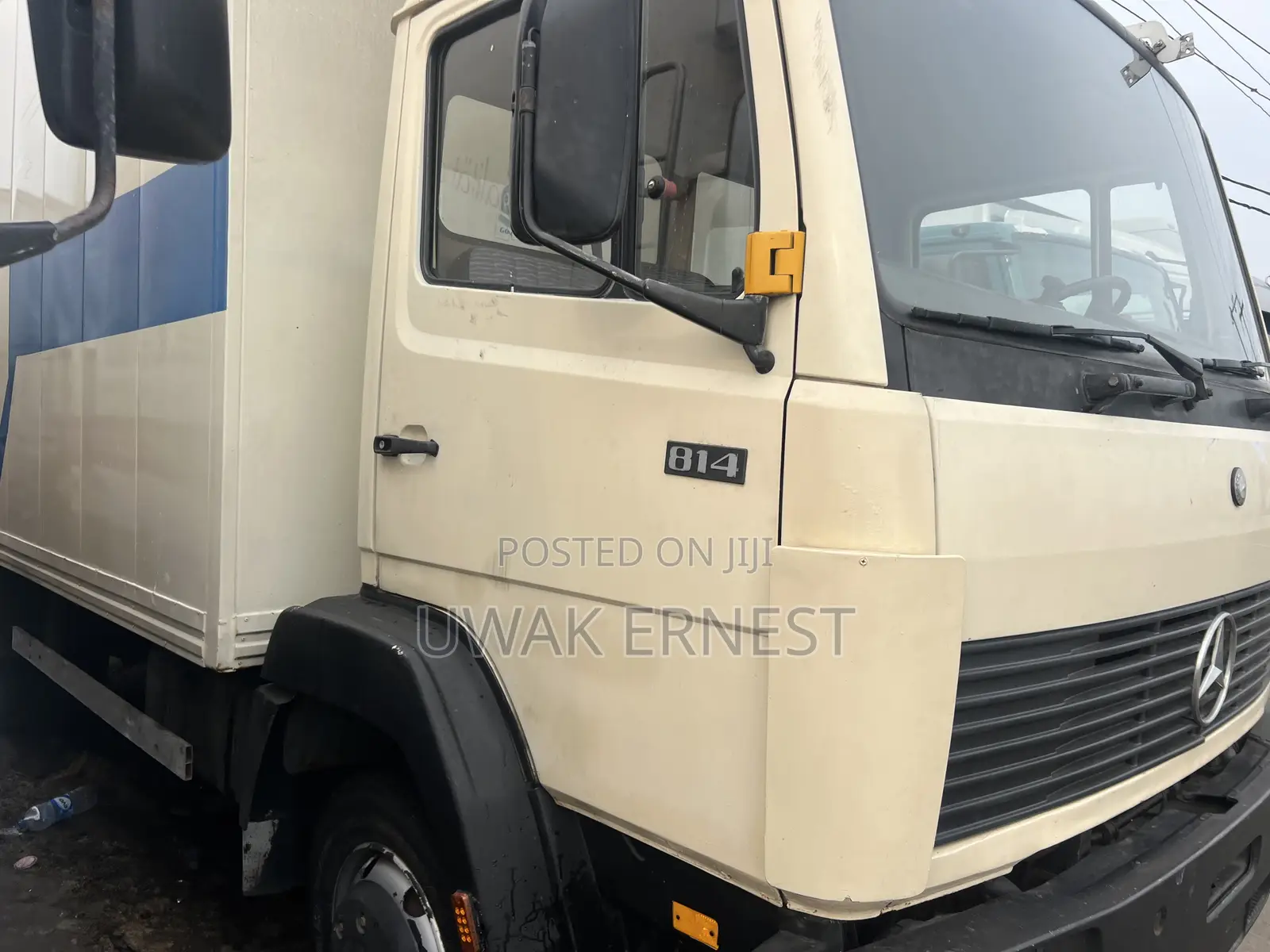 Mercedes Benz 814 Container Truck