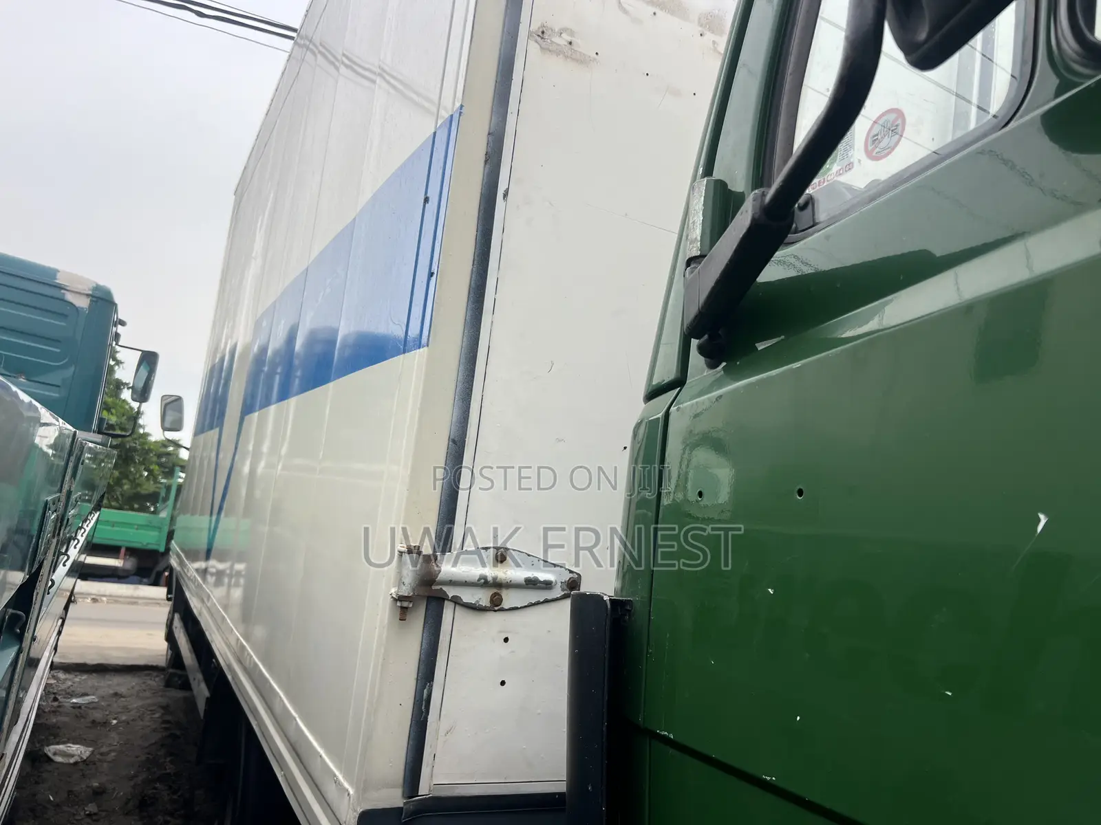 Mercedes Benz 814 Container Truck