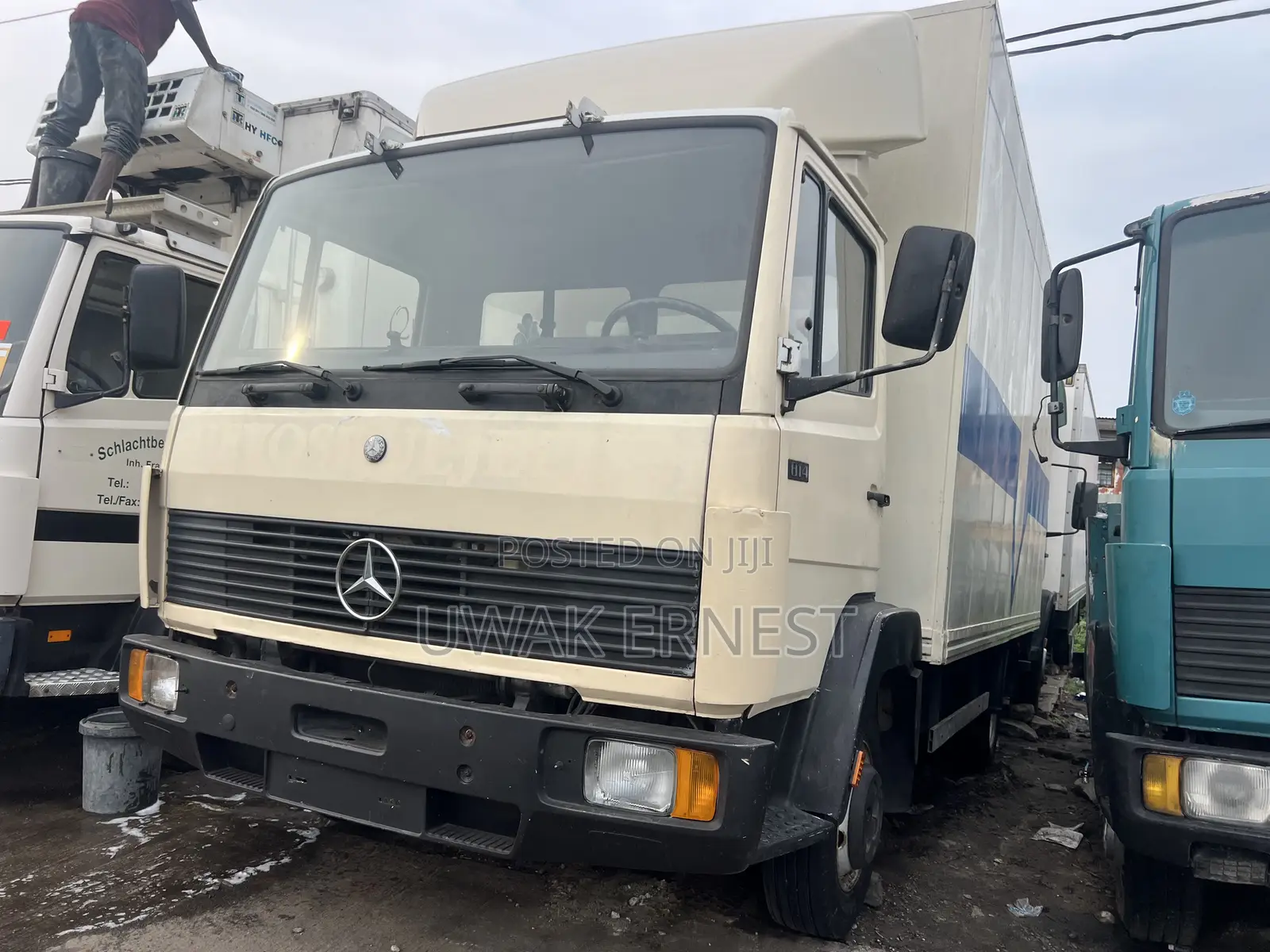 Mercedes Benz 814 Container Truck