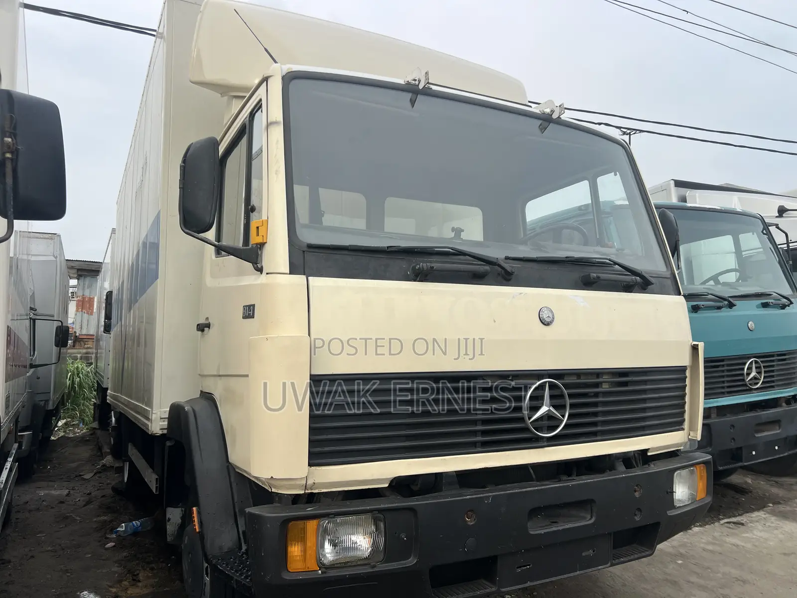 Mercedes Benz 814 Container Truck