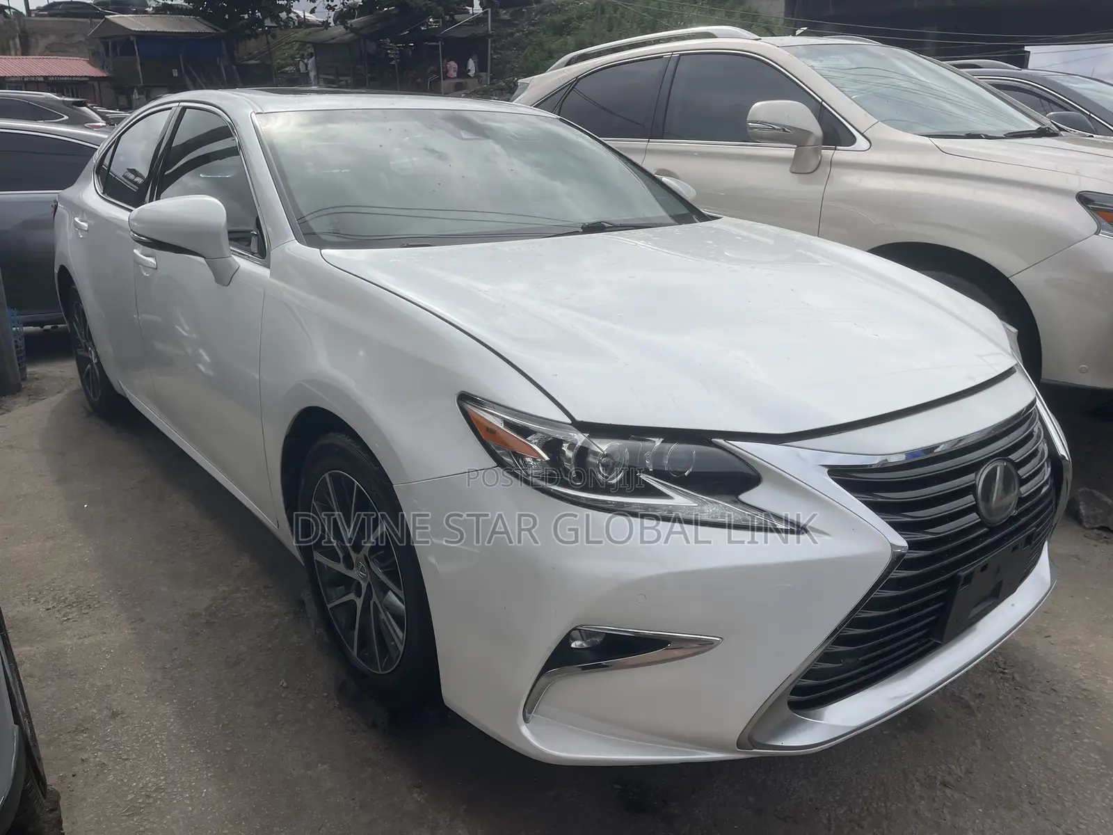 Lexus ES 2017 White
